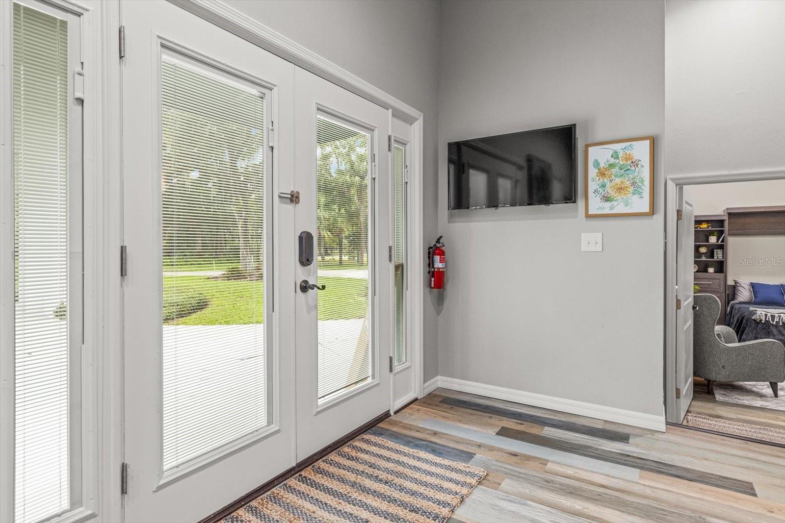 CAPTAIN'S COVE - Residential