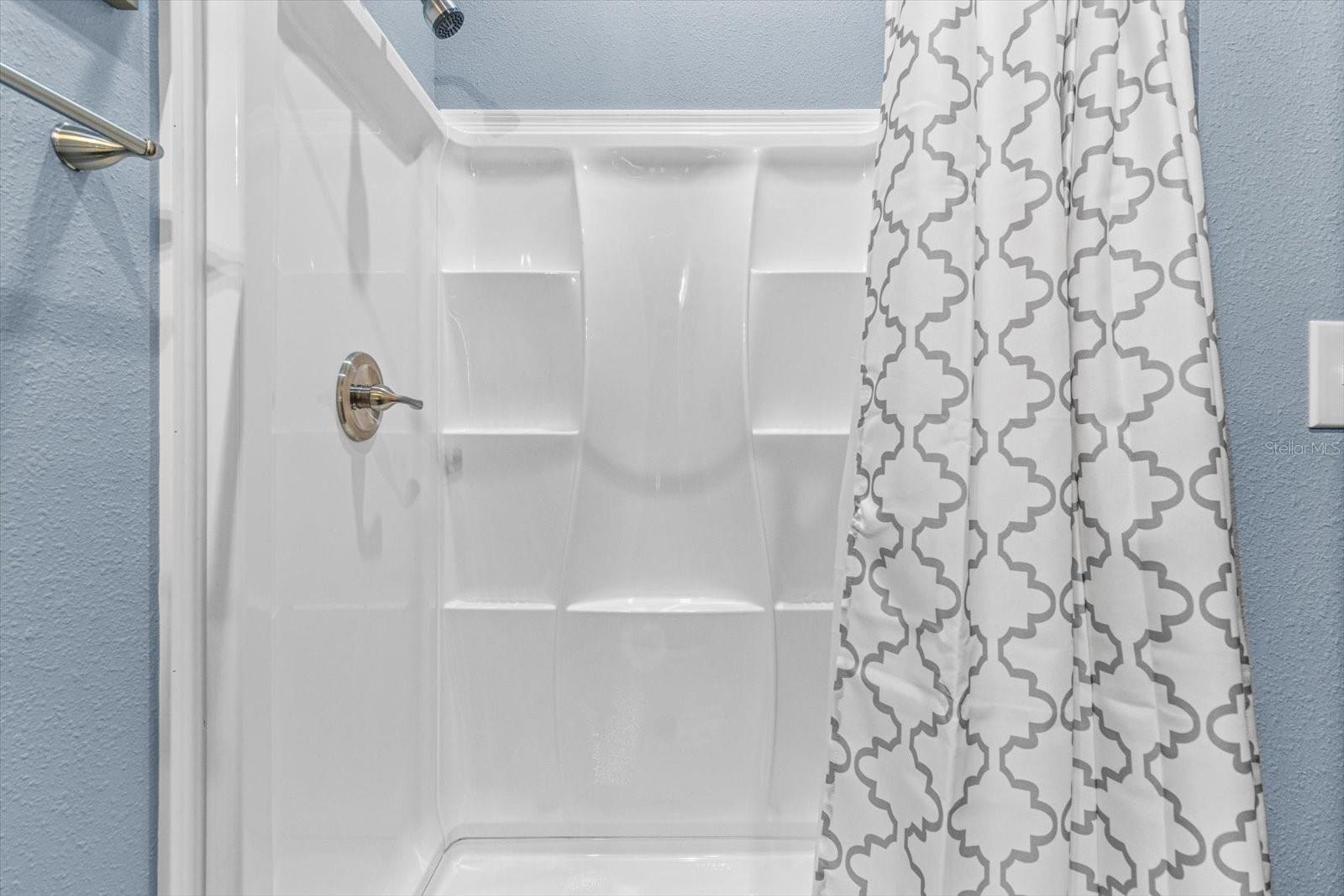 CAPTAIN'S COVE - Residential