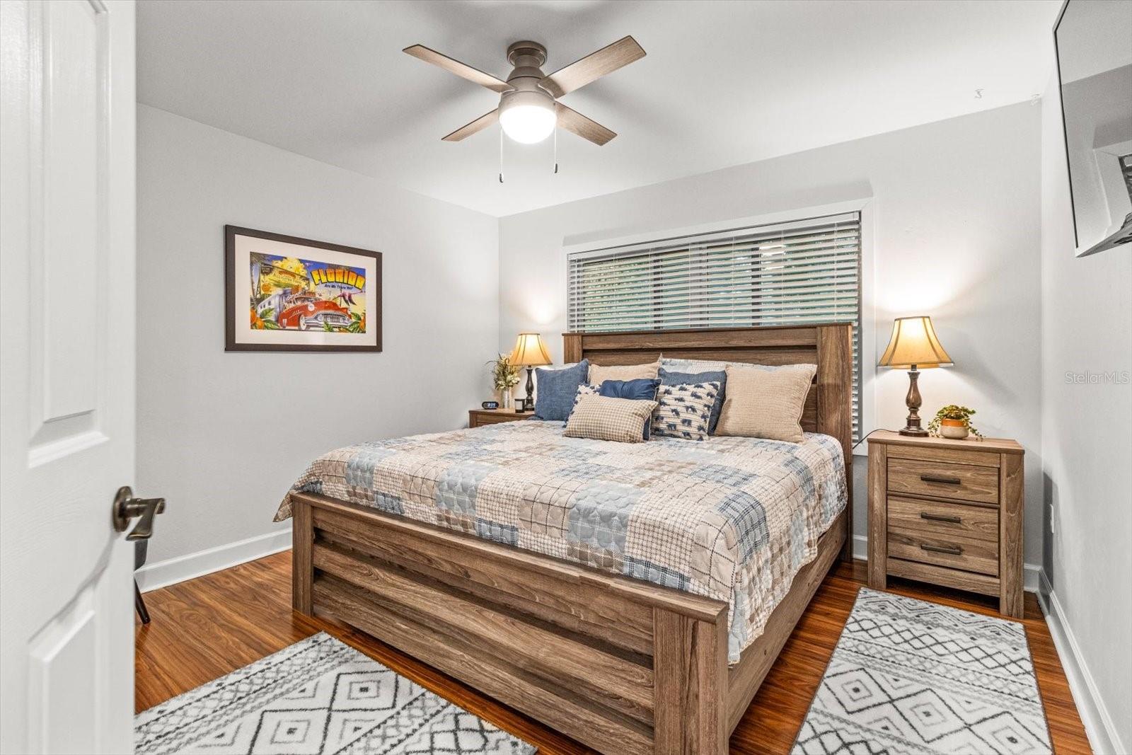 CAPTAIN'S COVE - Residential