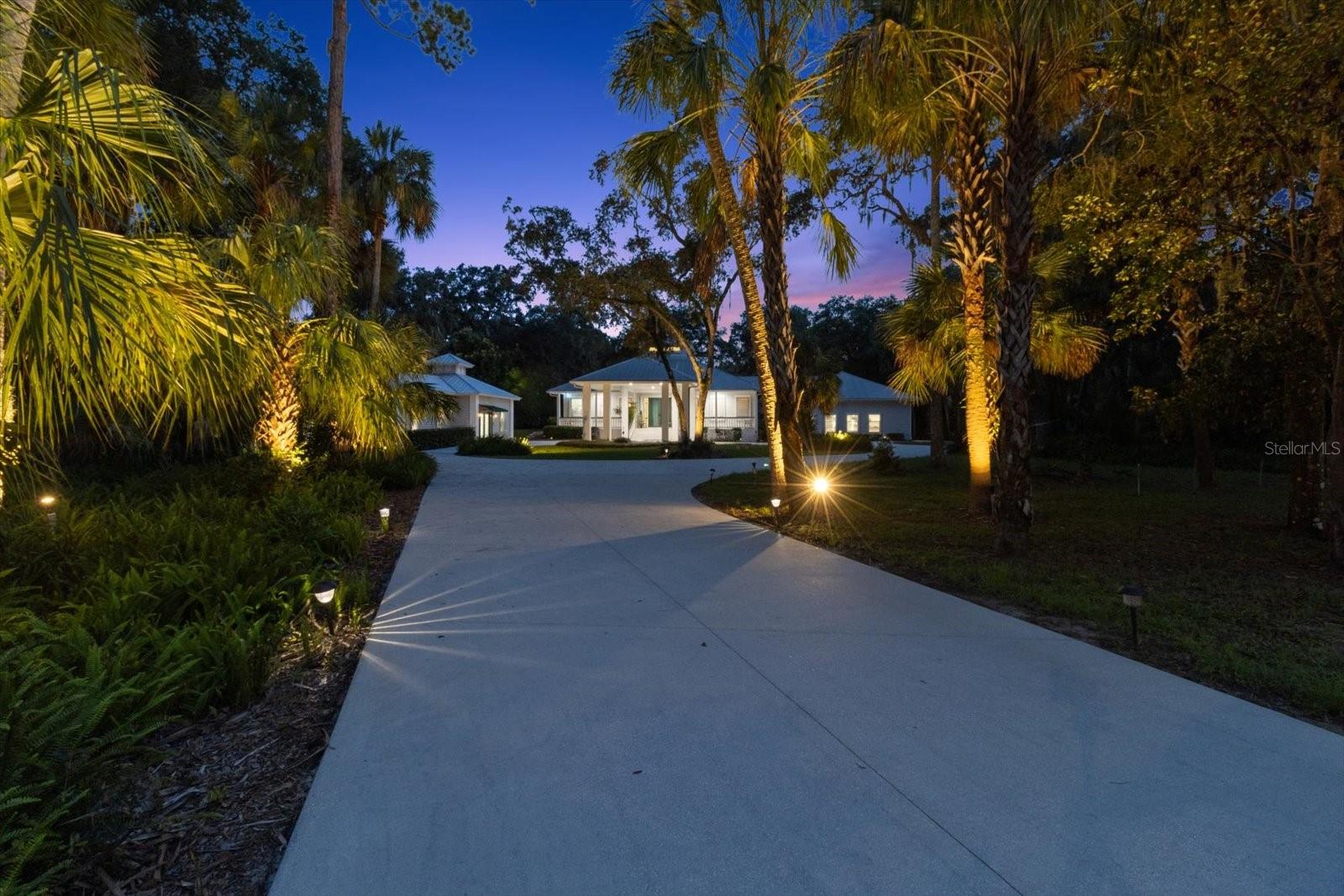 CAPTAIN'S COVE - Residential