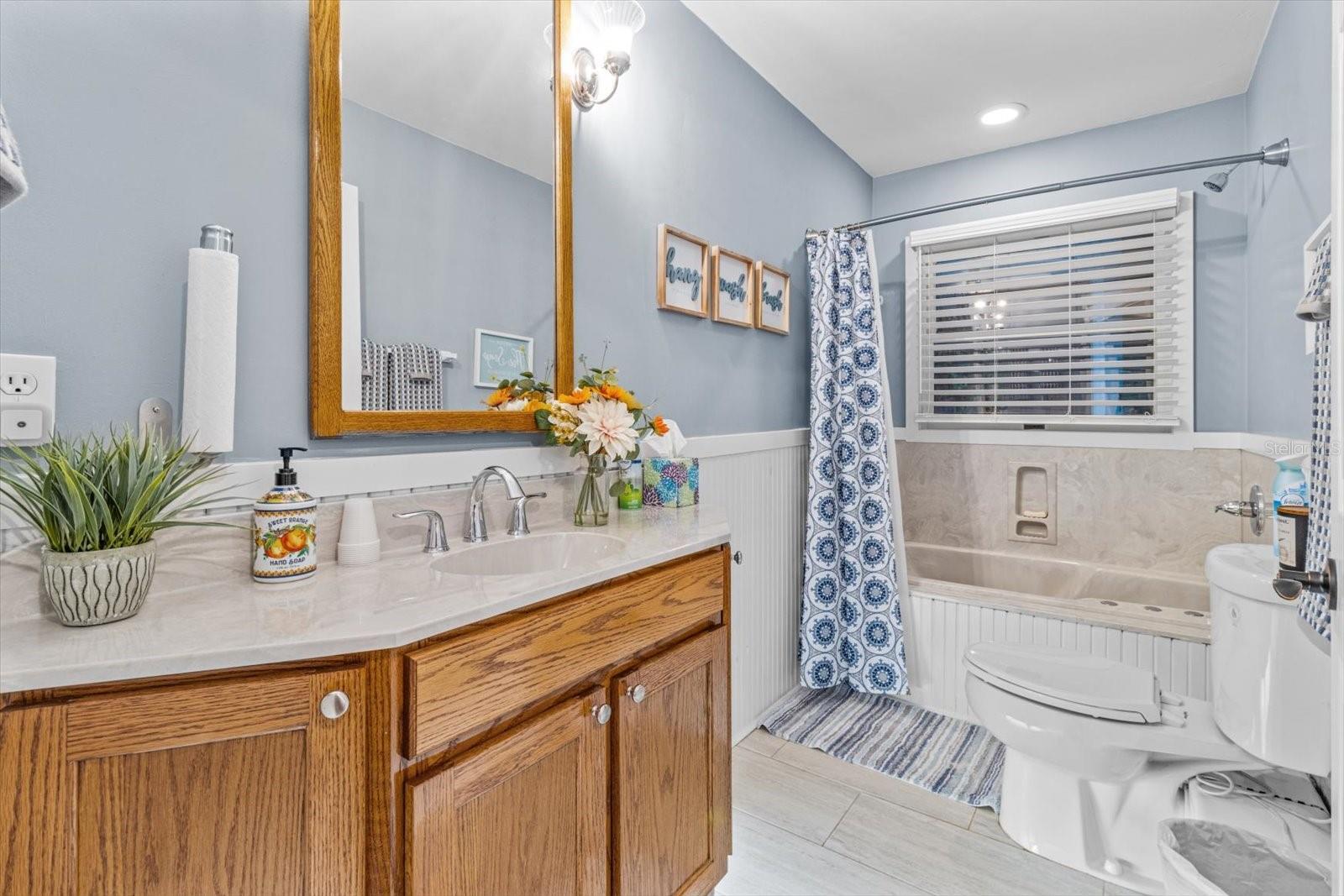 CAPTAIN'S COVE - Residential