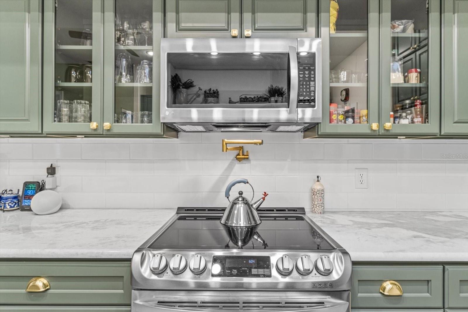 CAPTAIN'S COVE - Residential