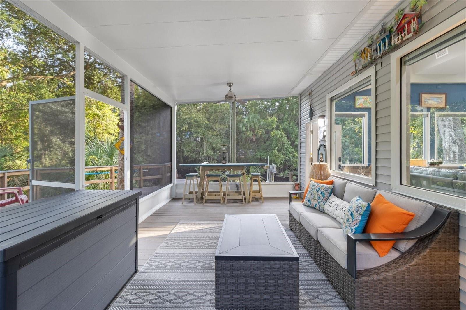 CAPTAIN'S COVE - Residential