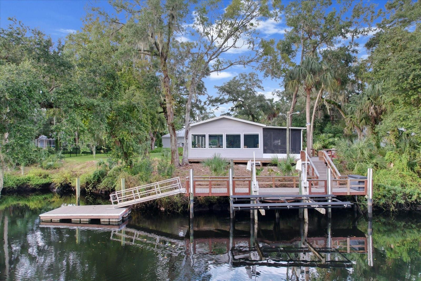 CAPTAIN'S COVE - Residential