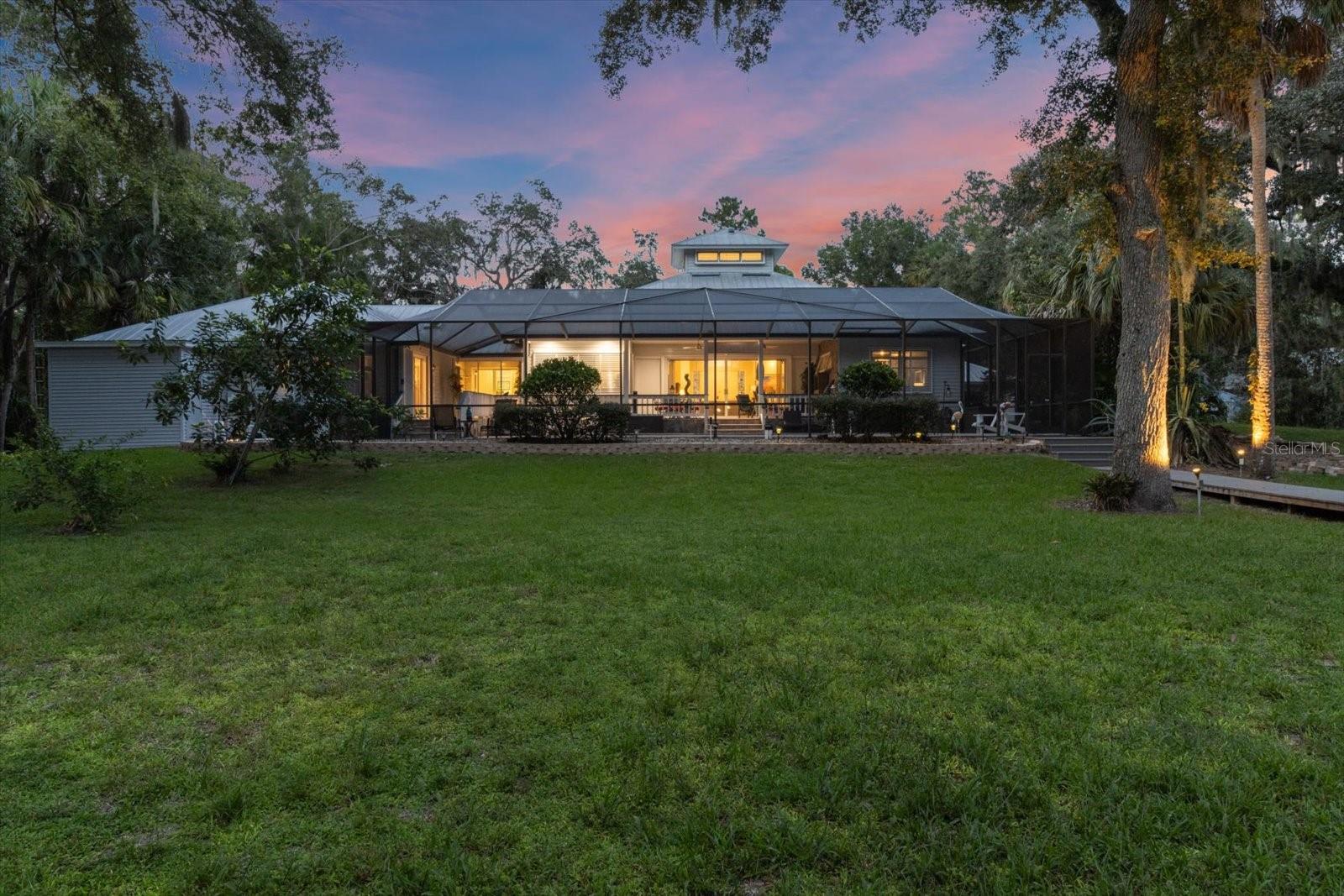 CAPTAIN'S COVE - Residential