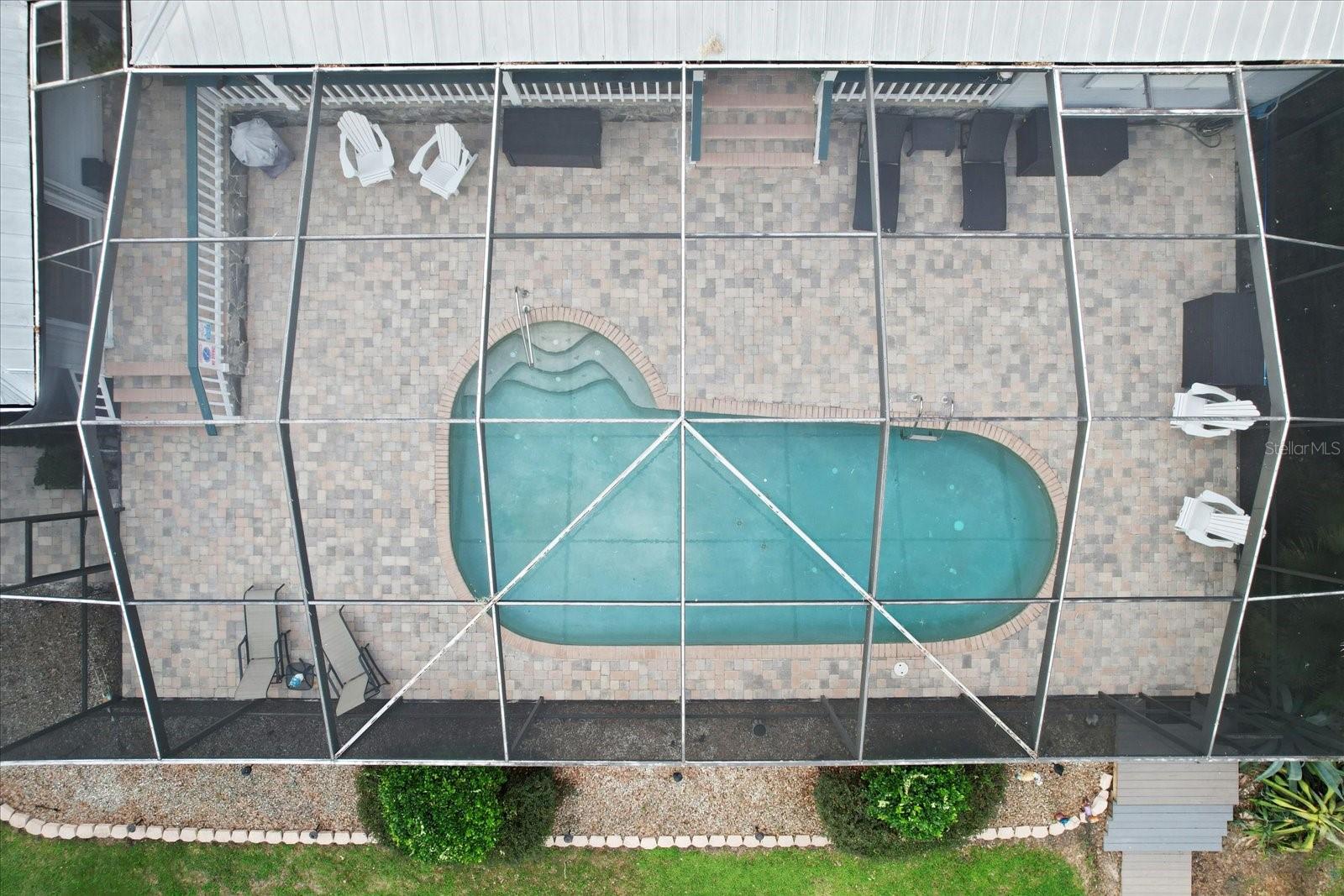 CAPTAIN'S COVE - Residential