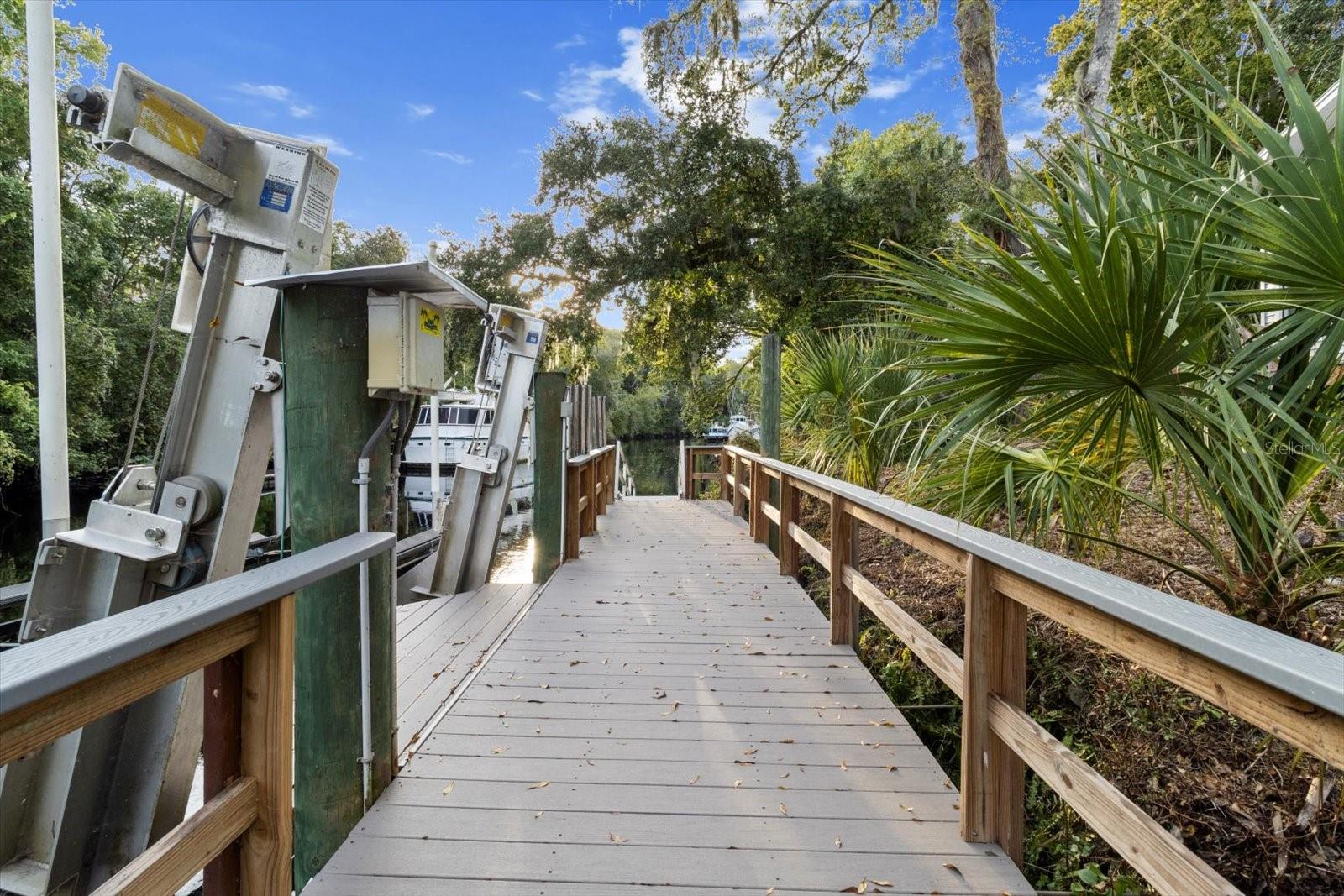 CAPTAIN'S COVE - Residential