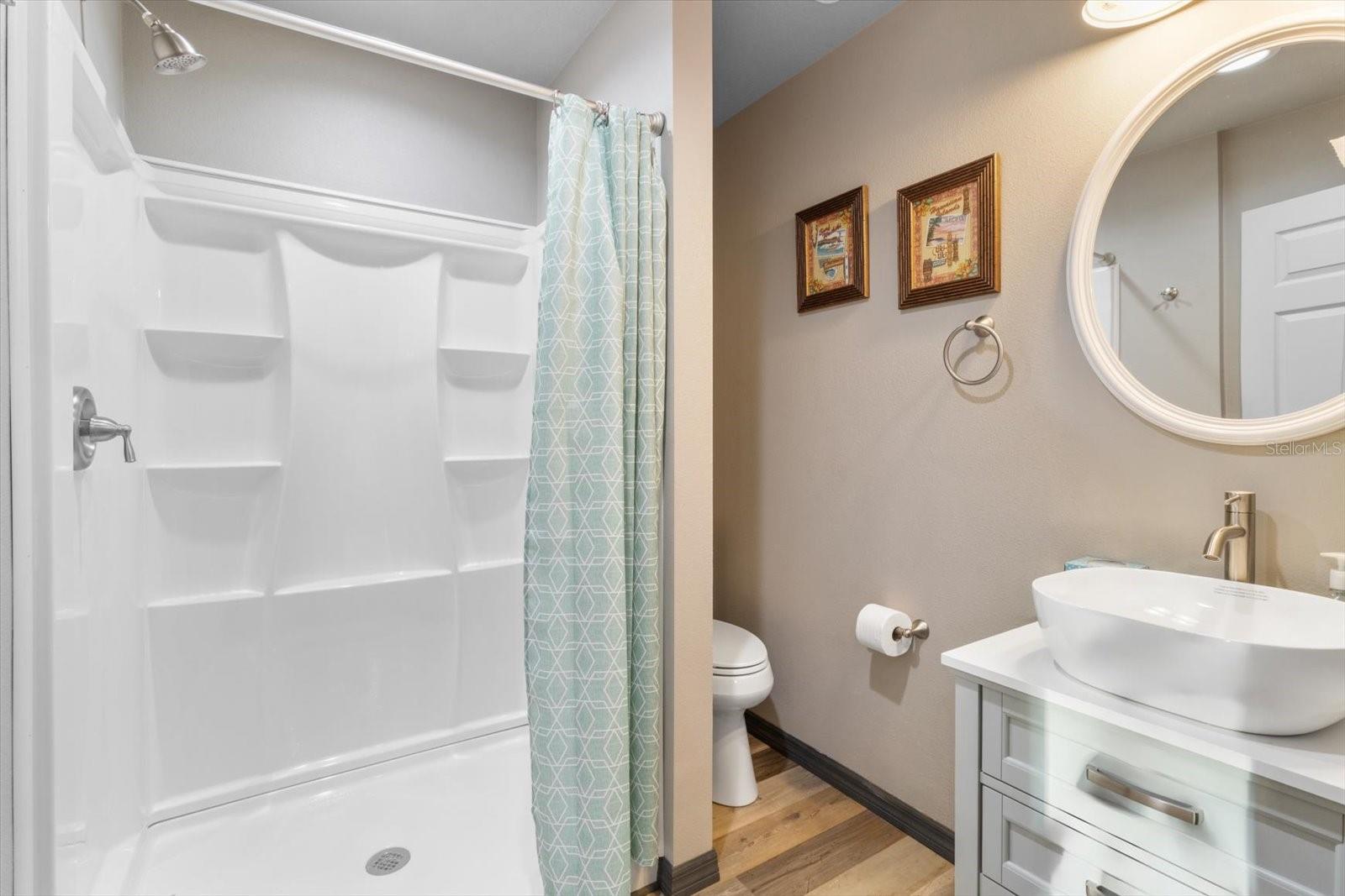 CAPTAIN'S COVE - Residential