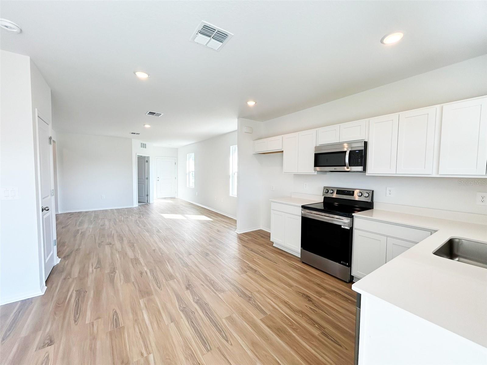 BROADLEAF - Residential