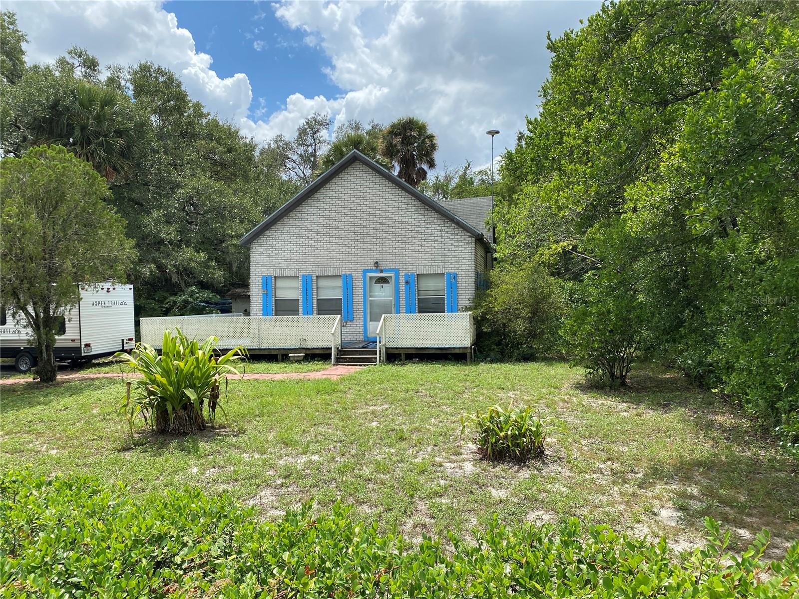607 RONALD REAGAN PARKWAY