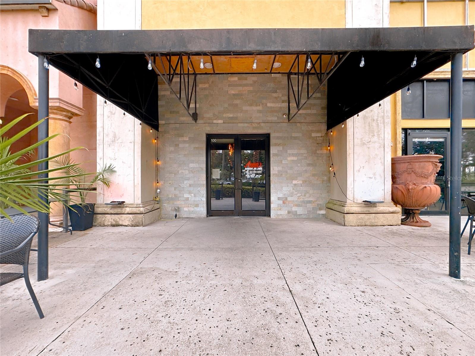 RETAIL/VERANDA PARK BLDG 8000 - Business Opportunity