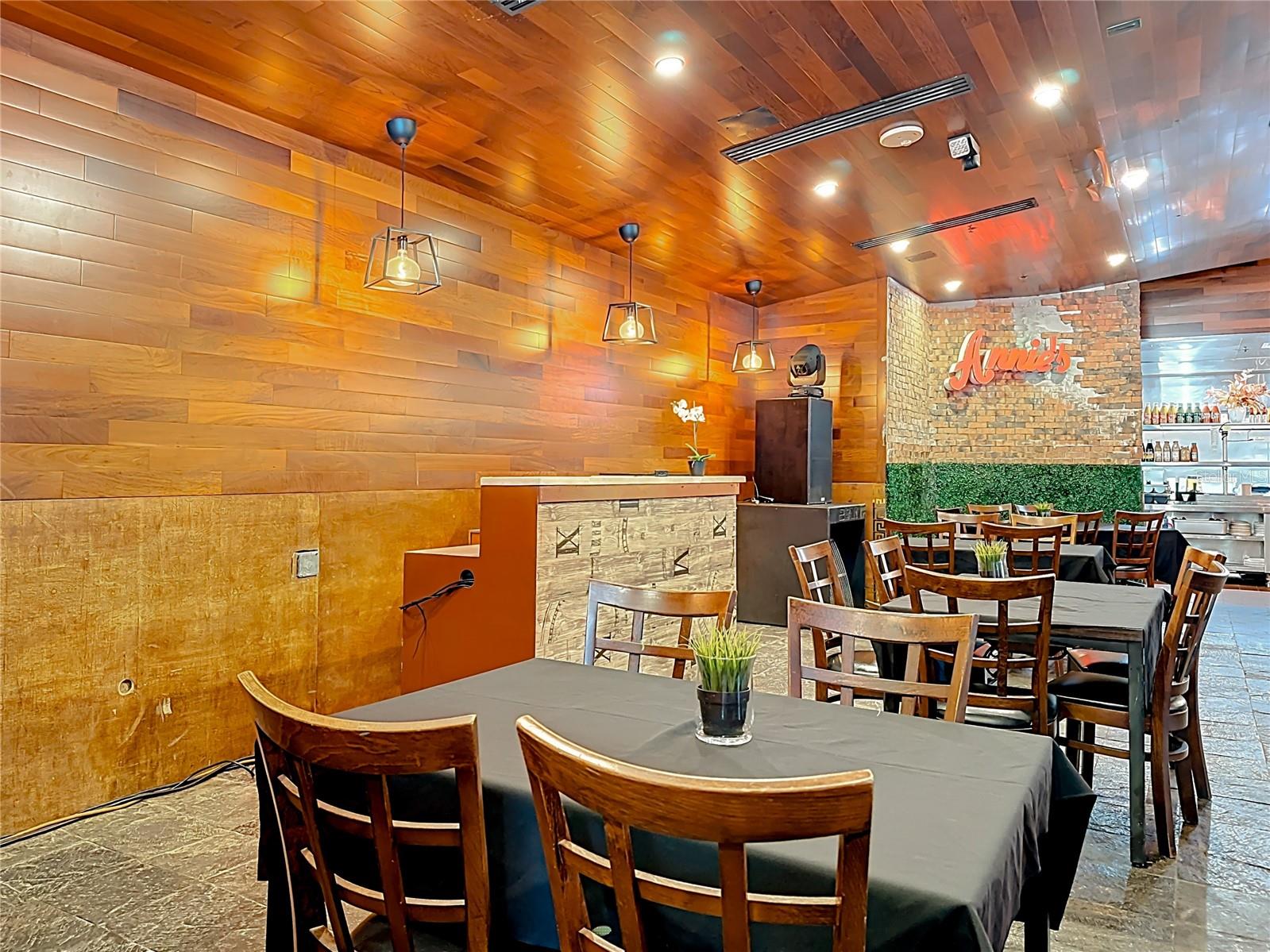 RETAIL/VERANDA PARK BLDG 8000 - Business Opportunity