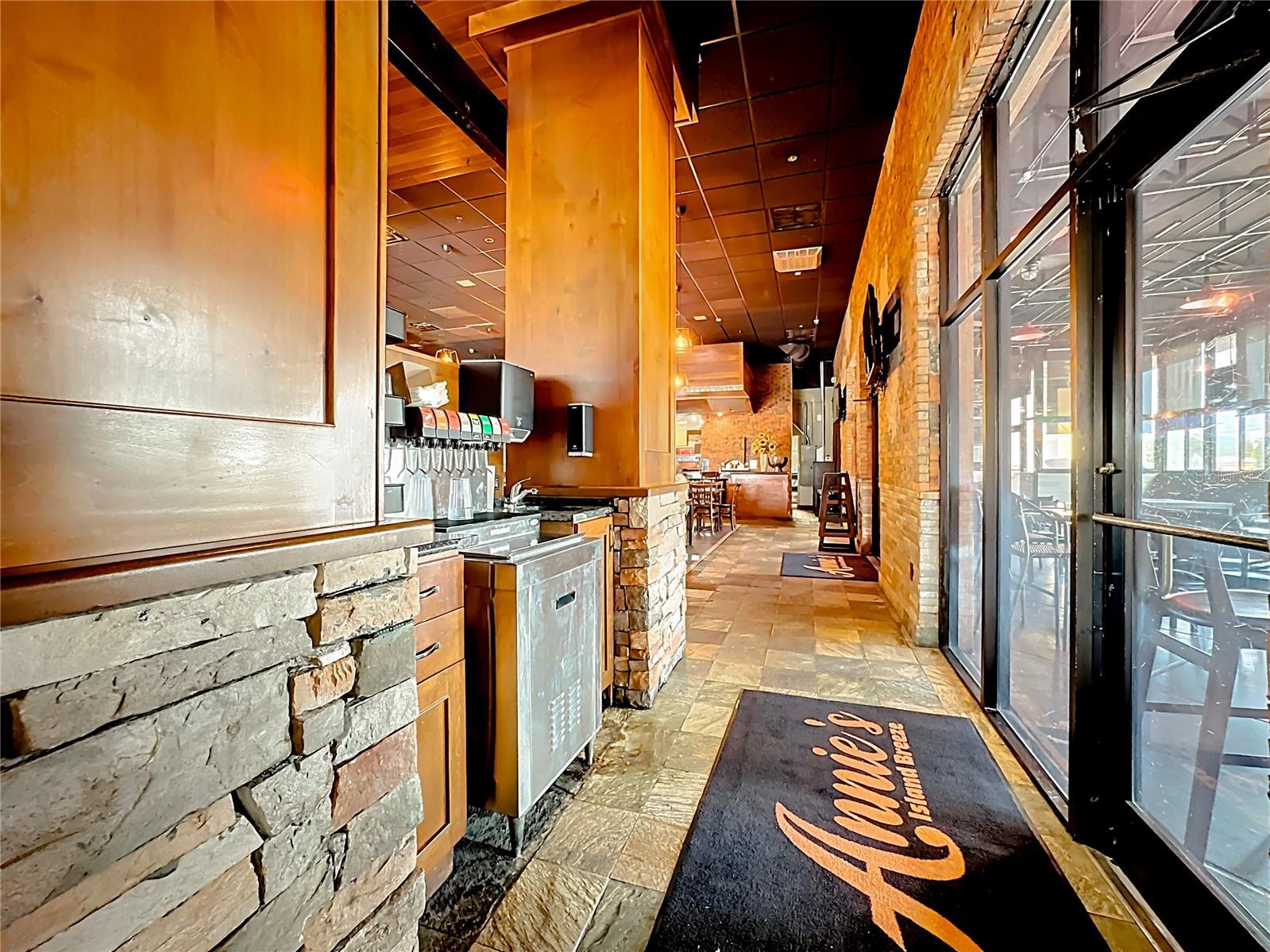 RETAIL/VERANDA PARK BLDG 8000 - Business Opportunity