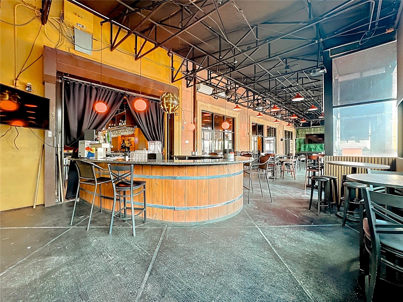 RETAIL/VERANDA PARK BLDG 8000 - Business Opportunity