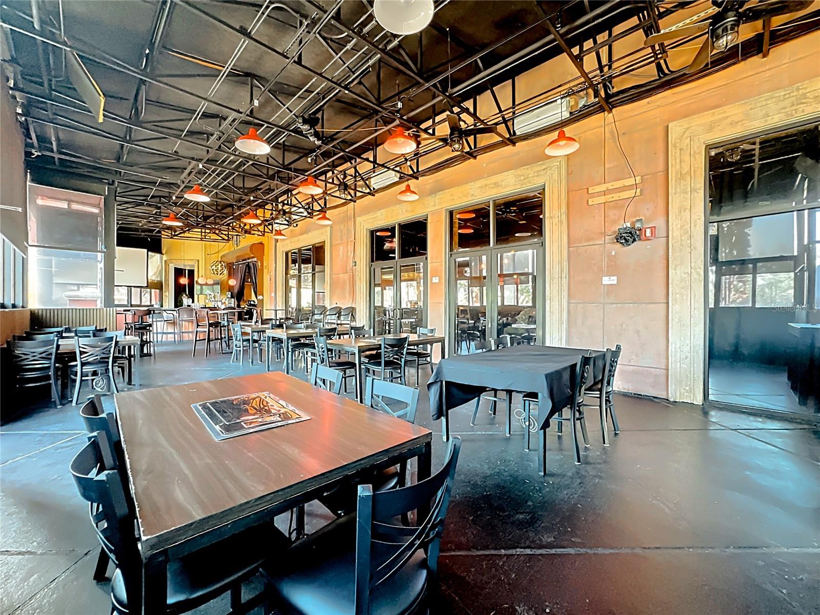 RETAIL/VERANDA PARK BLDG 8000 - Business Opportunity