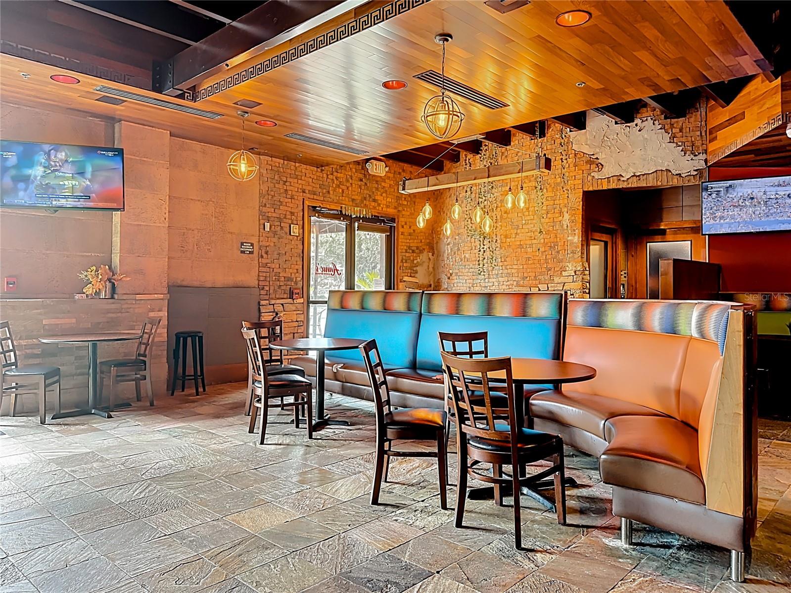 RETAIL/VERANDA PARK BLDG 8000 - Business Opportunity