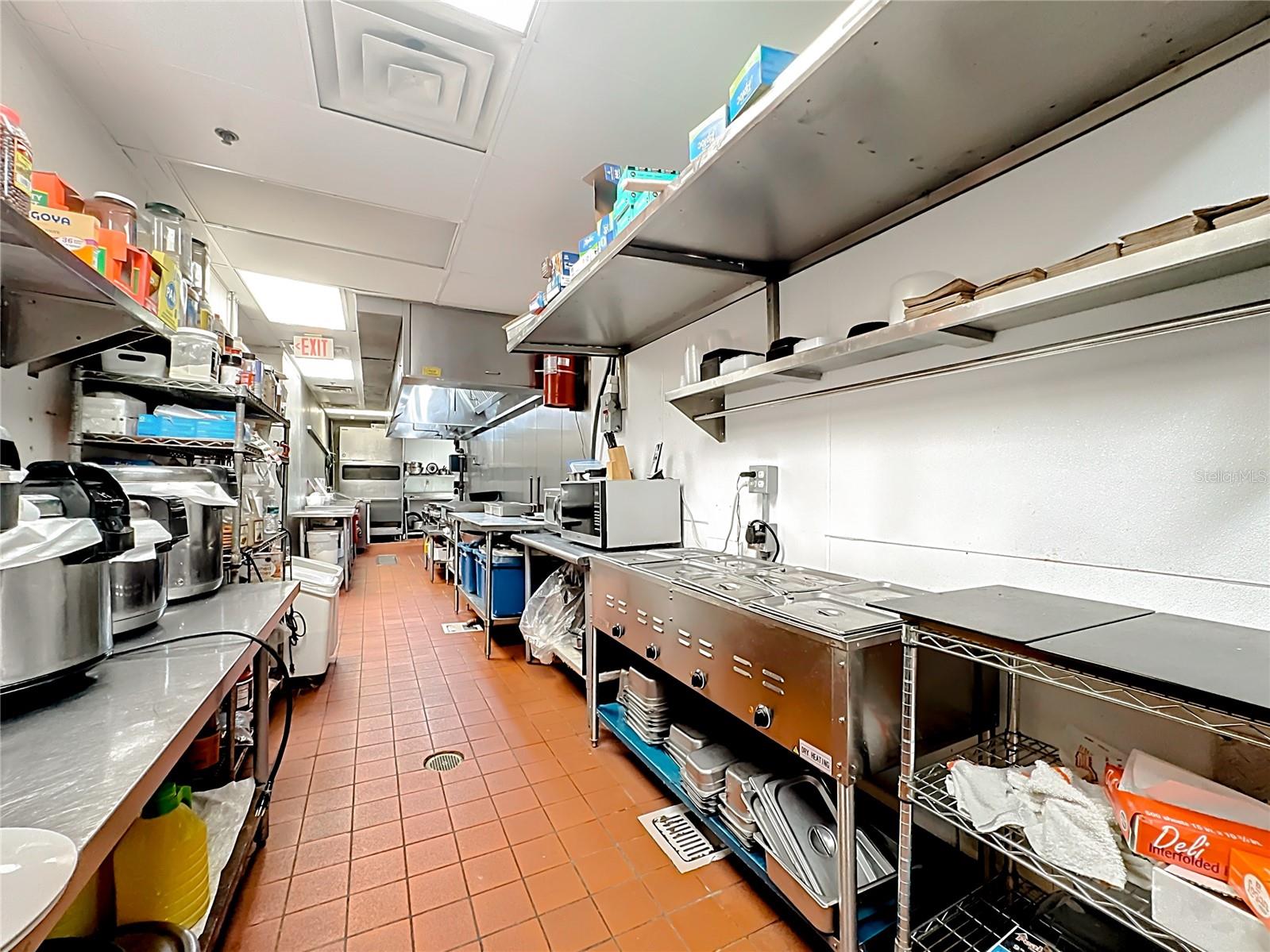 RETAIL/VERANDA PARK BLDG 8000 - Business Opportunity