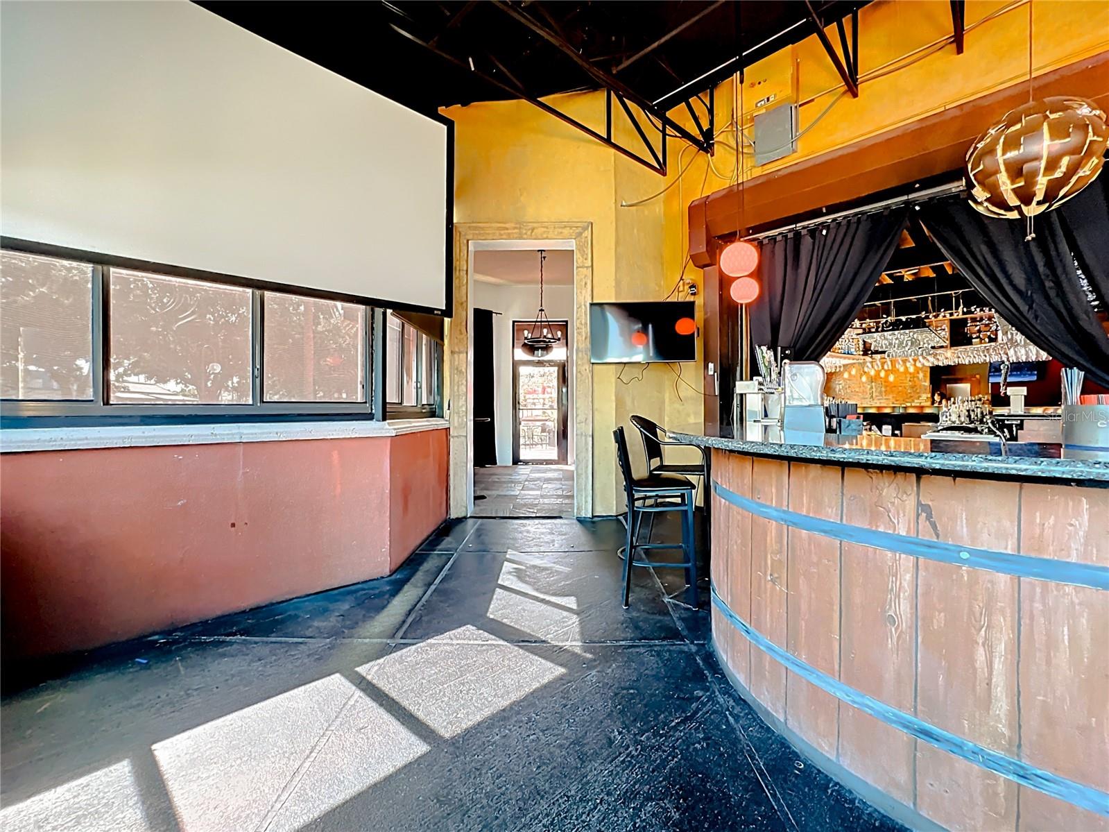 RETAIL/VERANDA PARK BLDG 8000 - Business Opportunity