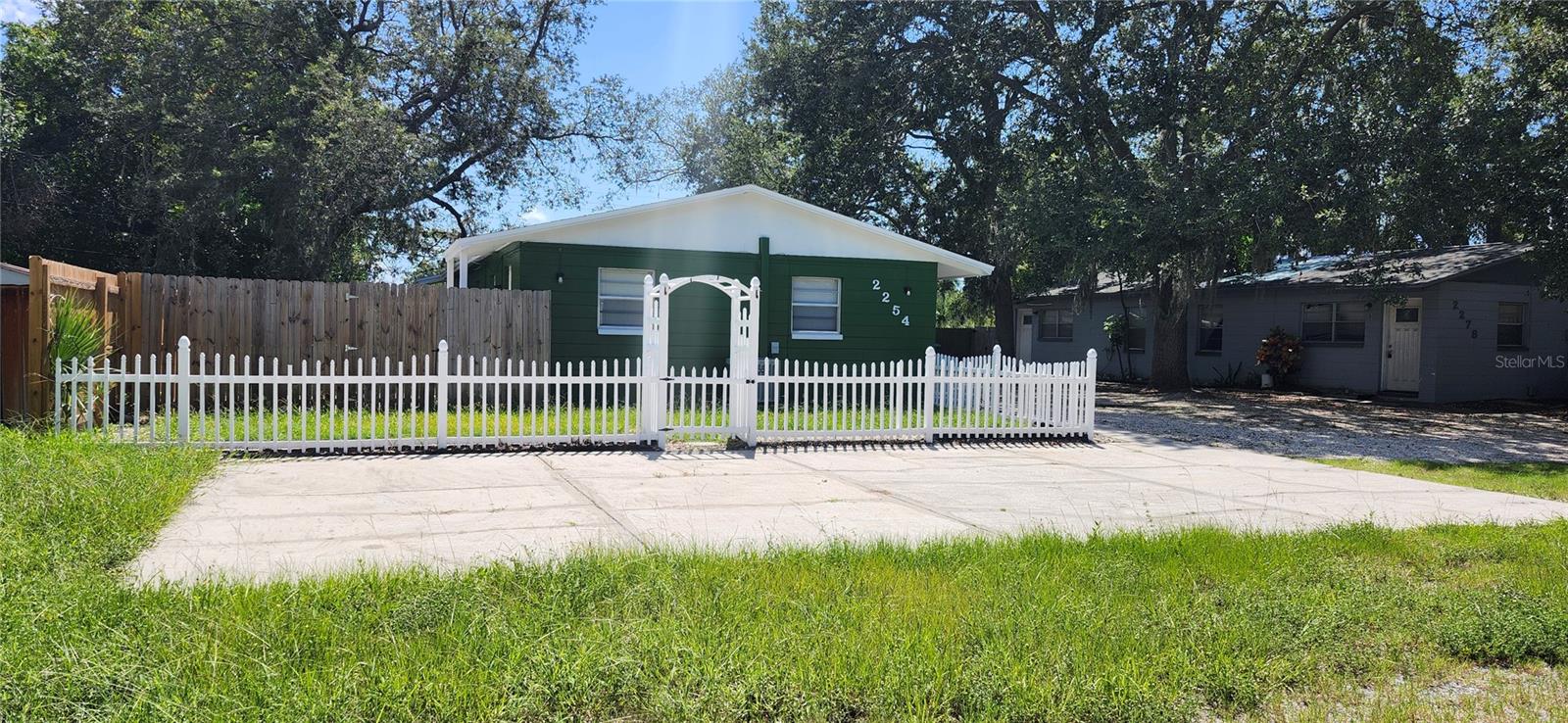 UPDATED 2BR/1BA, half of a one story duplex – Just 7 Minutes from Indian Rocks Beach in a quiet, family-friendly neighborhood in Largo.
Enjoy a new kitchen featuring solid wood shaker cabinetry, fresh interior and exterior paint, and a new washer and dryer for your convenience. The open floor plan offers a spacious living and dining area with easy access to the fenced backyard—perfect for BBQs, pets, or just relaxing outdoors. Tile flooring throughout – no carpet, easy to keep clean! Pet-friendly - bring your furry friends! Metal shed in the backyard for extra storage. Plenty of parking up front! Quiet, residential street with good schools nearby. Short walk to Downtown Largo with shops and dining. Only 7 minutes to Indian Rocks Beach, one of Pinellas County’s most popular beach destinations, known for its amazing restaurants, live music, and great food! Don’t miss out on this clean, updated, and affordable rental in a prime location. Schedule your tour today!