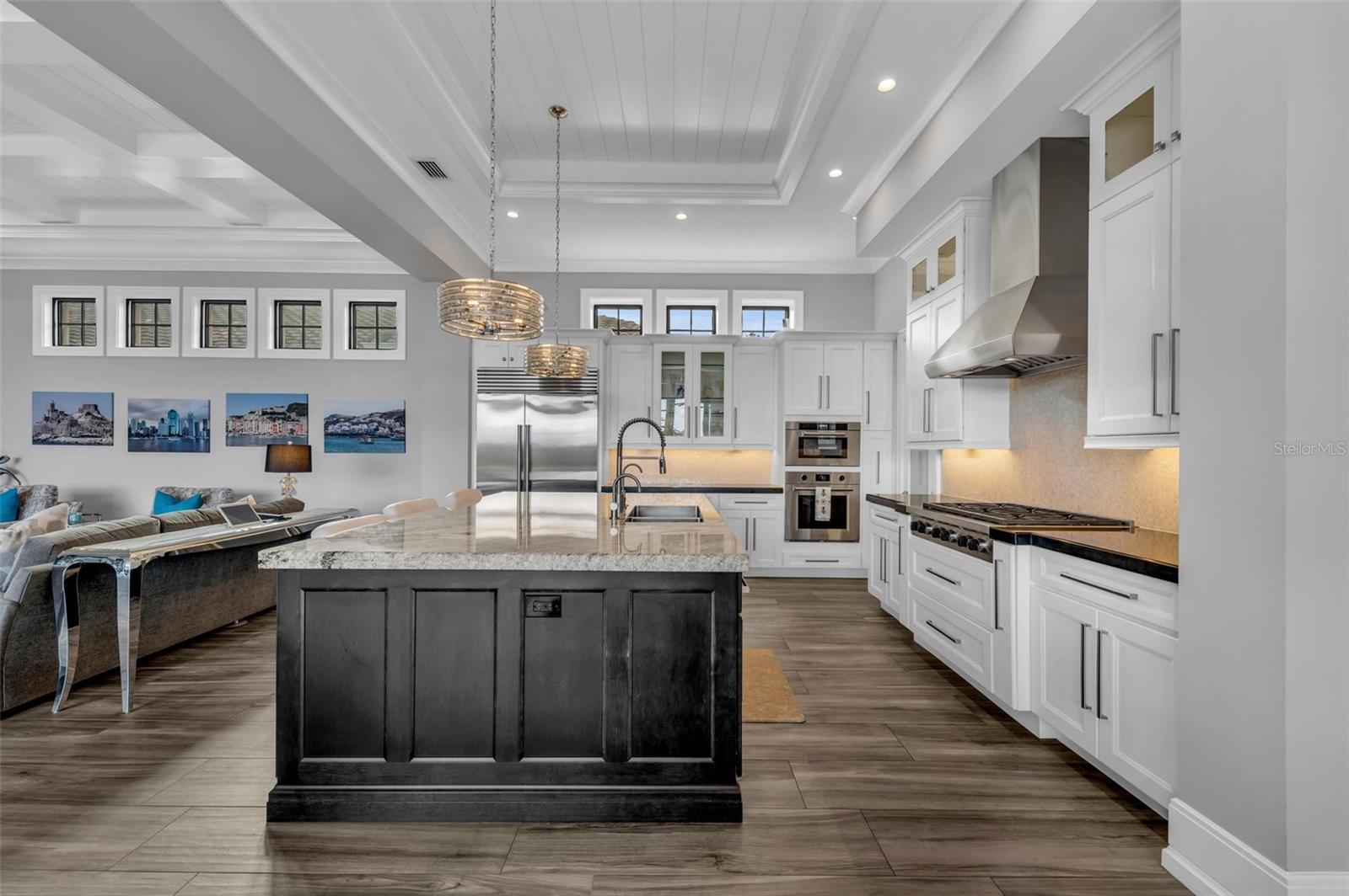 LAKE CLUB PH II - Residential