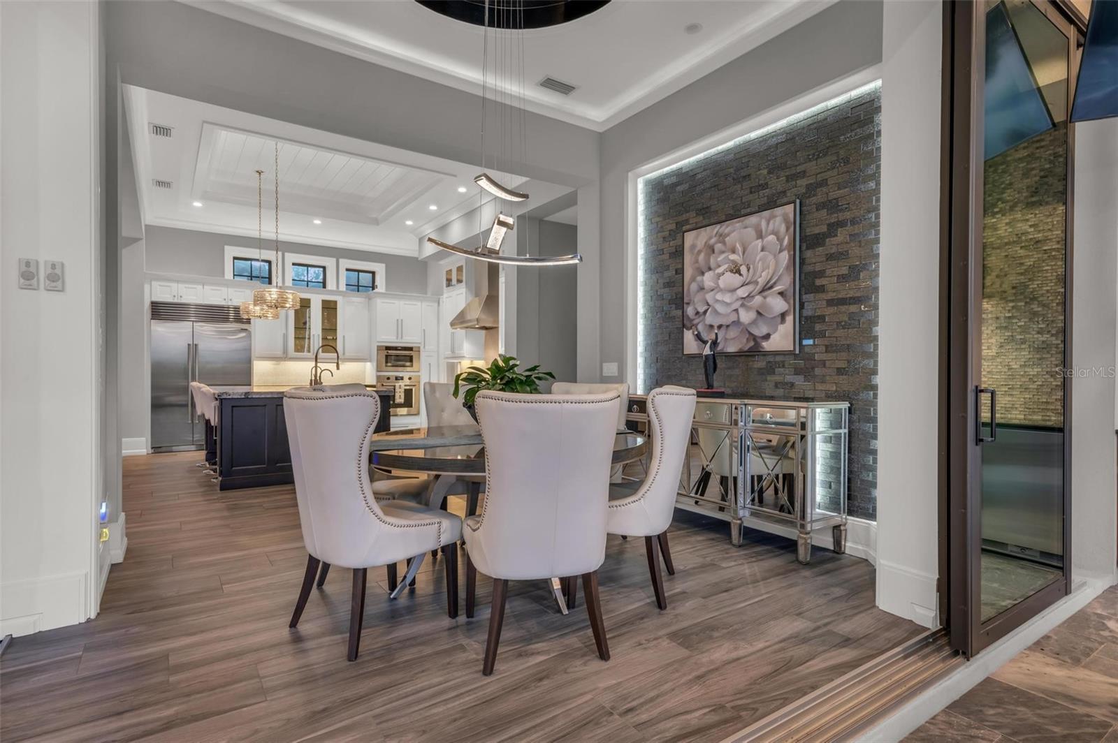 LAKE CLUB PH II - Residential