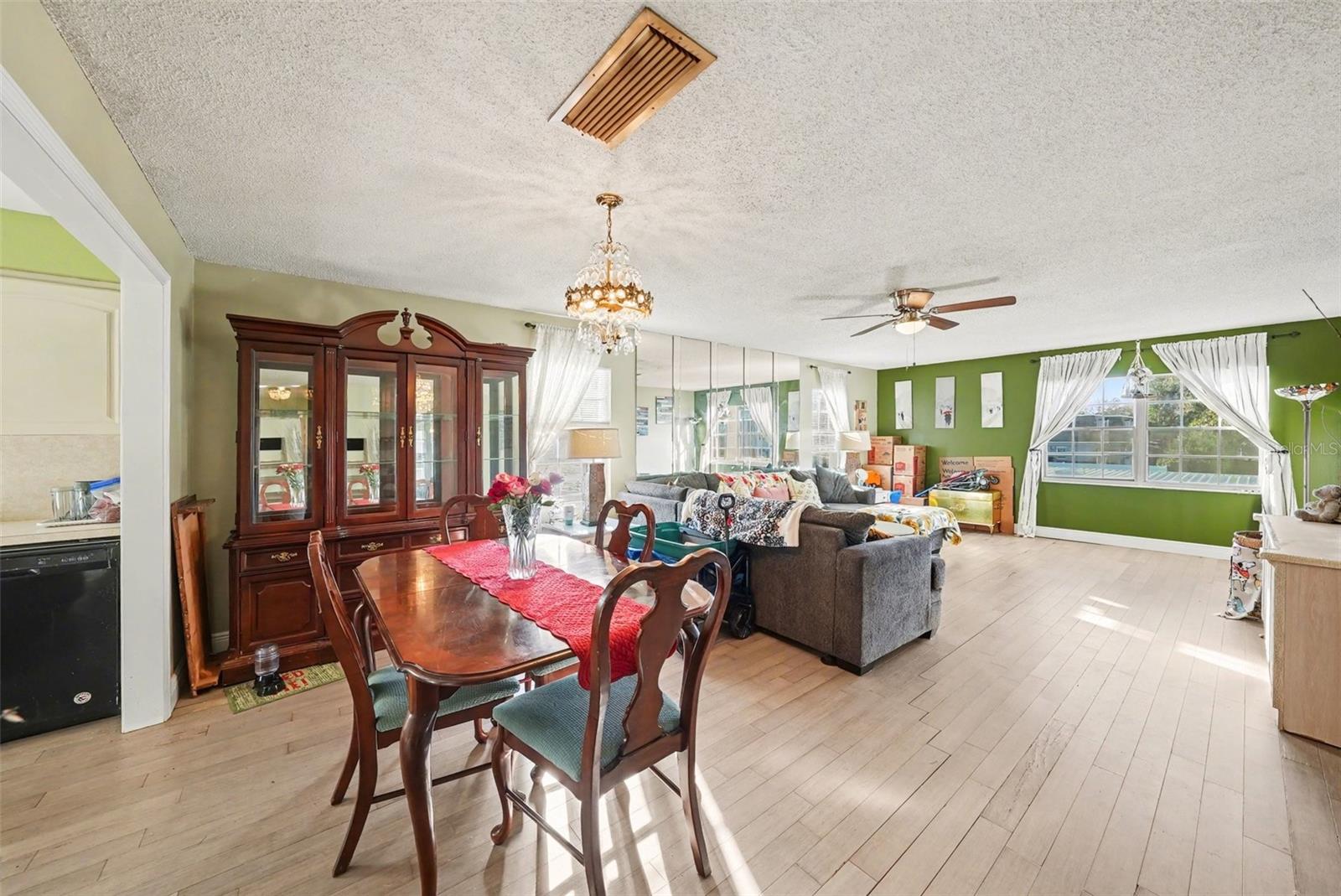 BELLEAIR FOREST - Residential