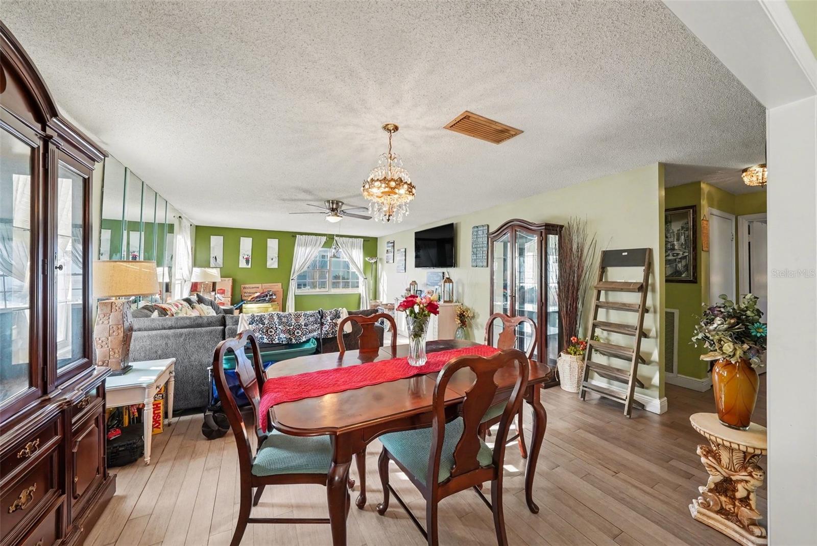 BELLEAIR FOREST - Residential