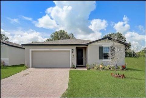 A home in WINTER HAVEN