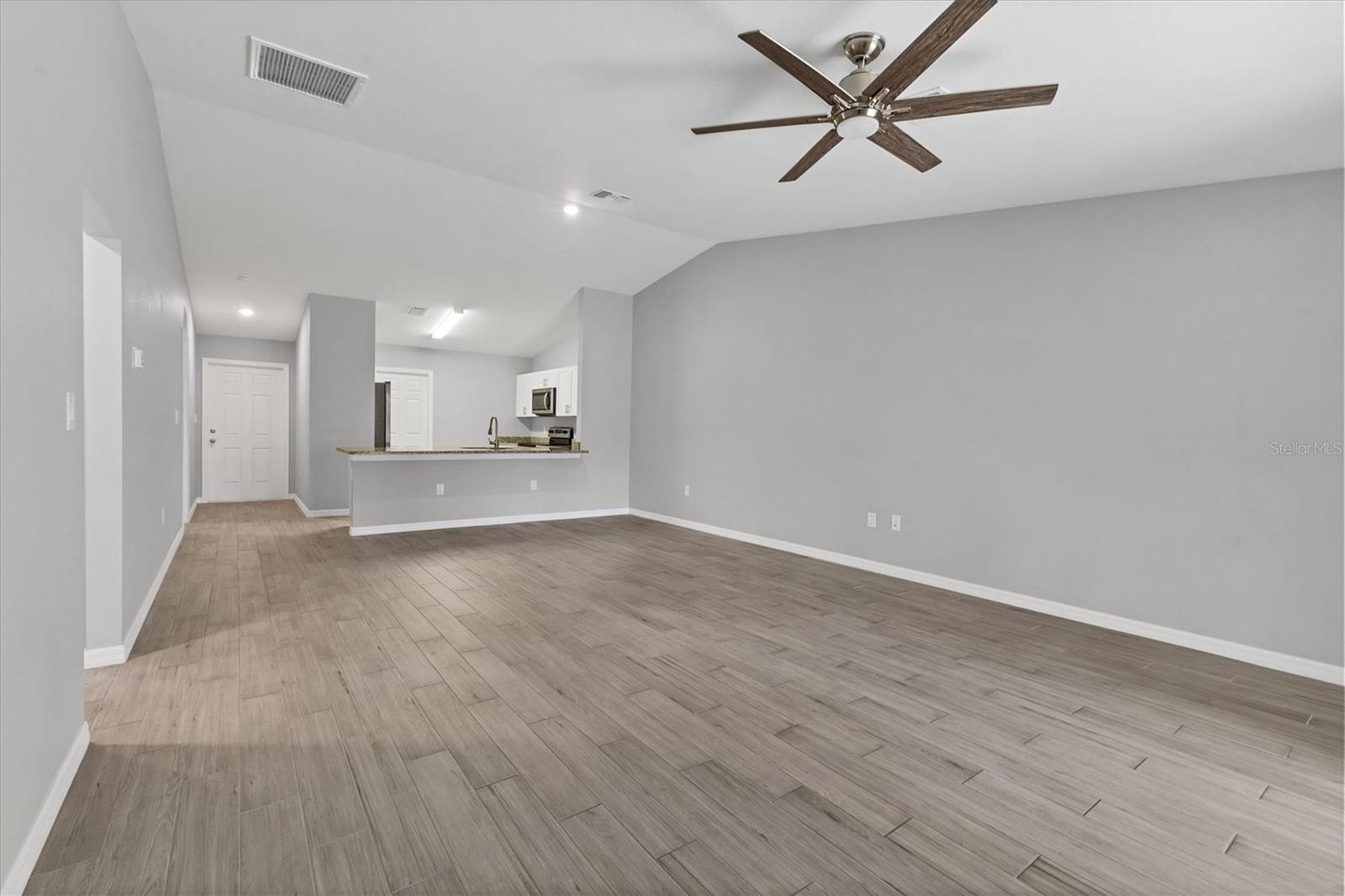 9228/9230 AGATE STREET