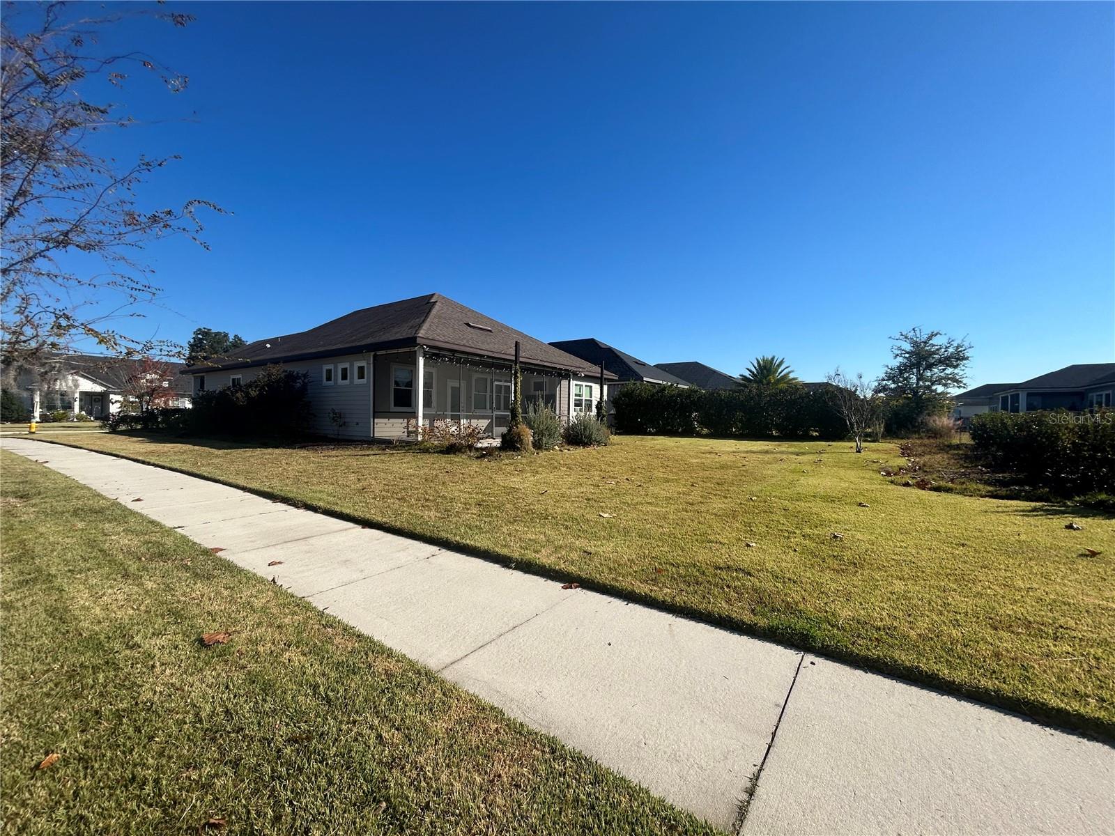 OAKMONT PH 3 PB 35 PG 60 - Residential Lease