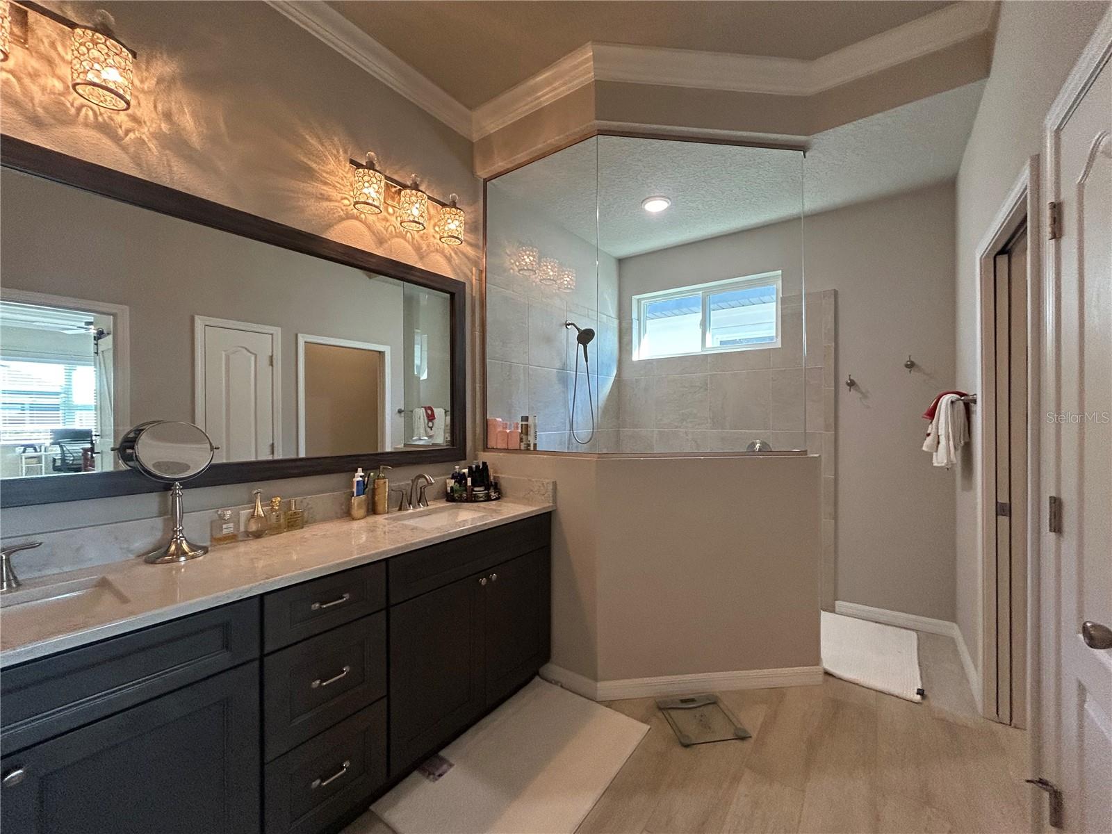 OAKMONT PH 3 PB 35 PG 60 - Residential Lease