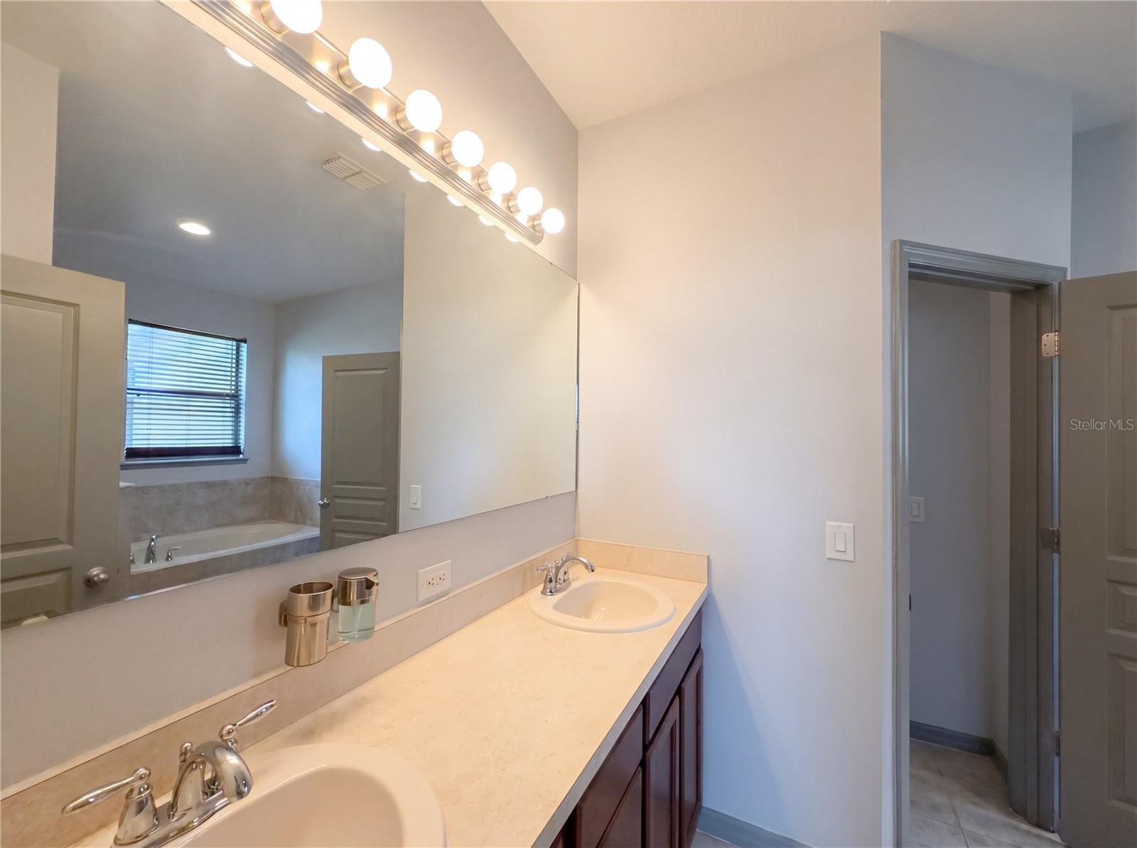 DORAL POINTE UNIT 2 - Residential