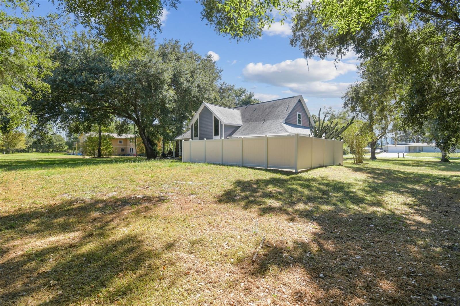 KNOLLWOOD ACRES - Residential