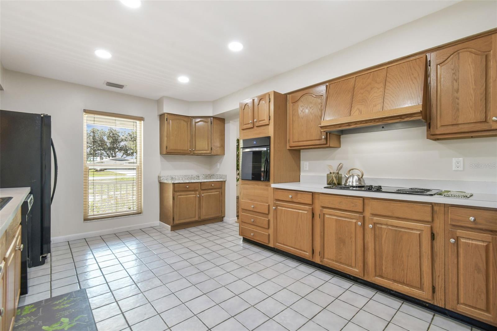 KNOLLWOOD ACRES - Residential