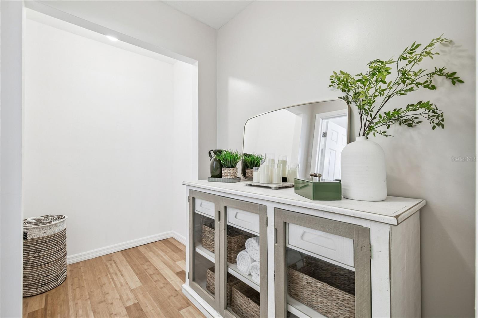 KNOLLWOOD ACRES - Residential