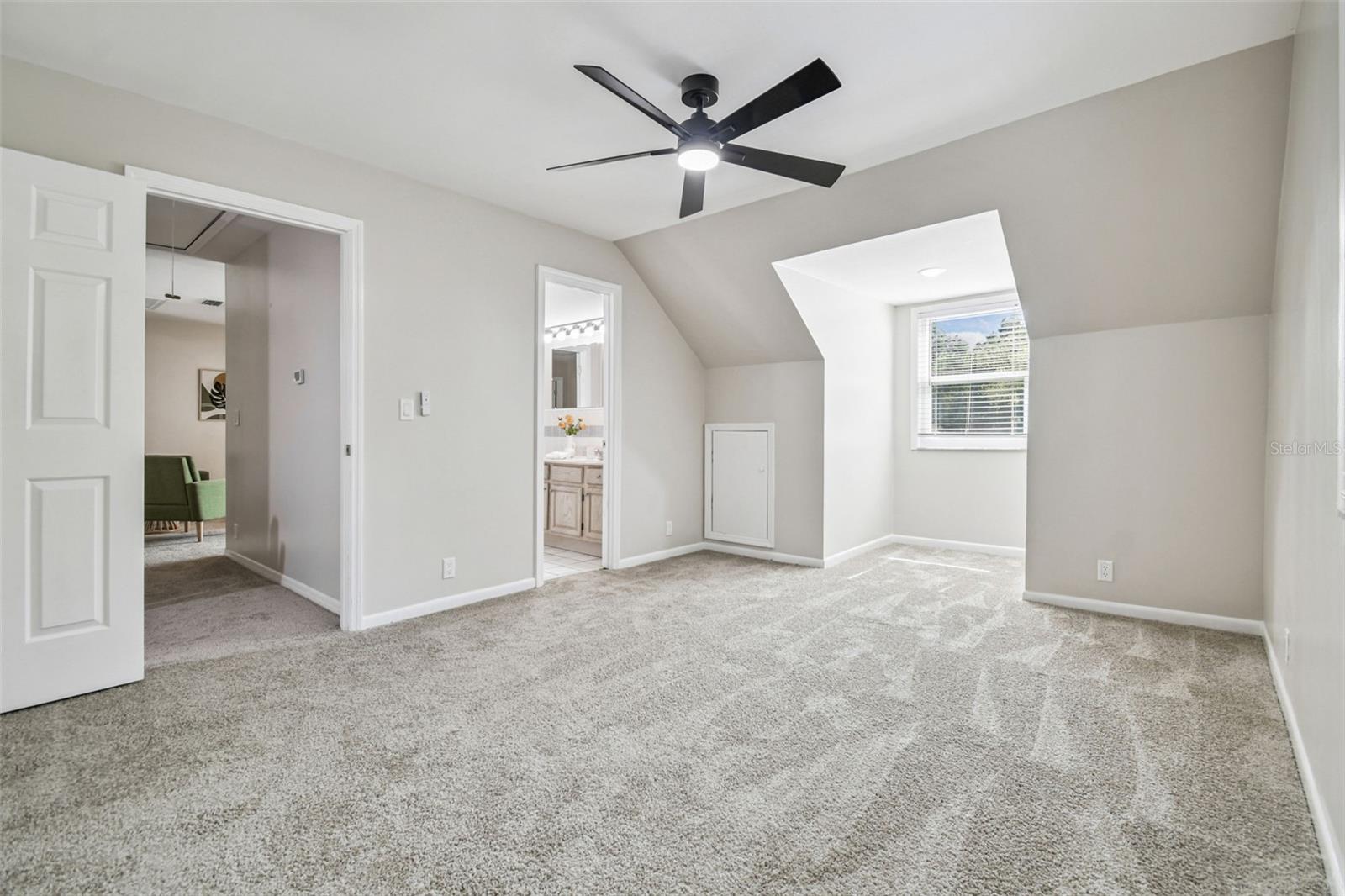 KNOLLWOOD ACRES - Residential