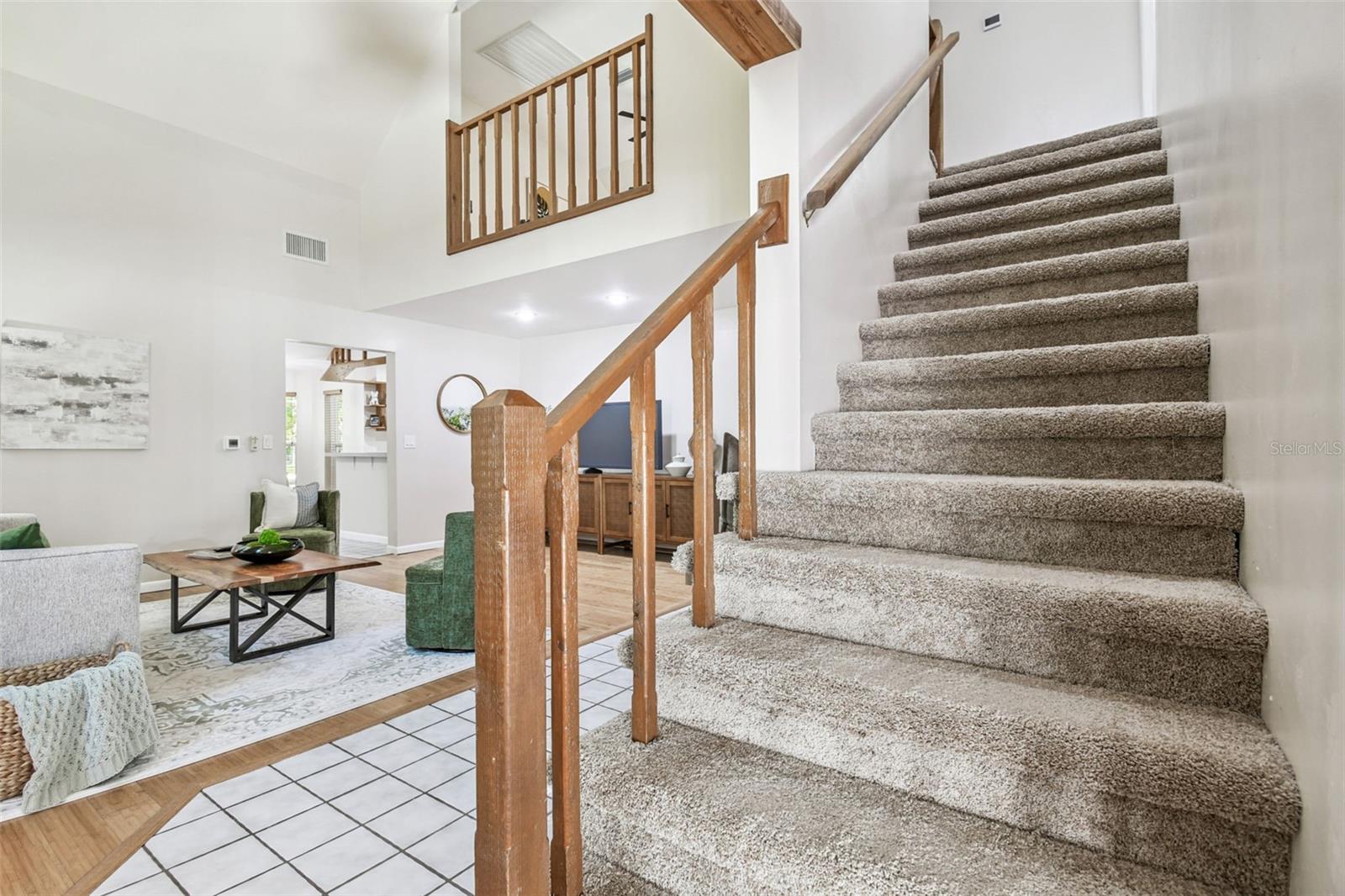 KNOLLWOOD ACRES - Residential