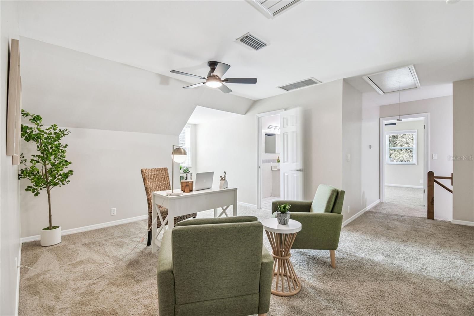 KNOLLWOOD ACRES - Residential