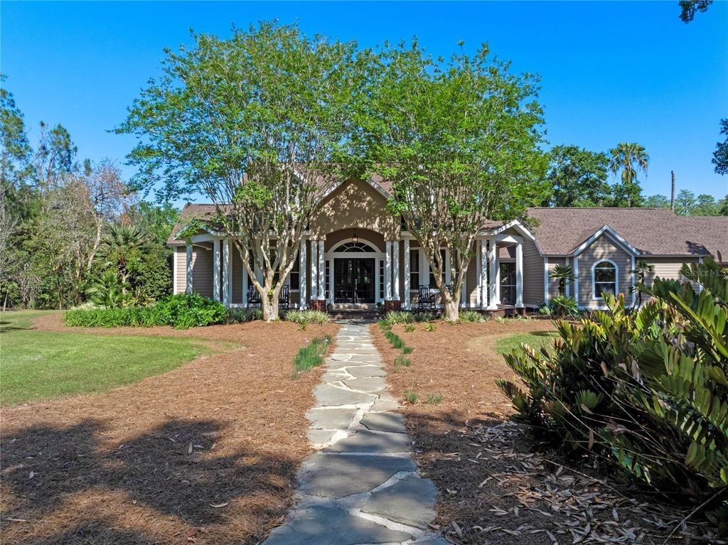 Photo of 6037 Lake Erie Road, Groveland, FL 34736 (MLS # O6374699)