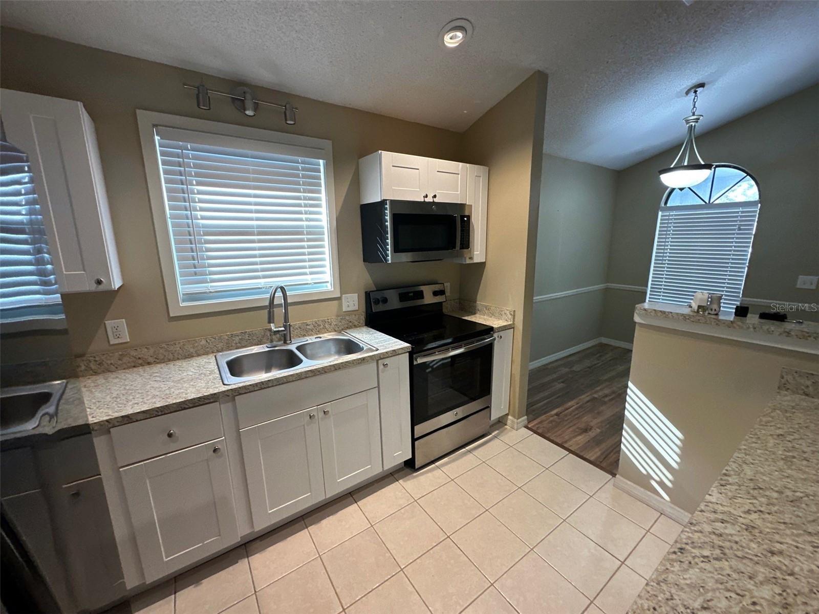 ALAFAYA WOODS PH 5 - Residential Lease