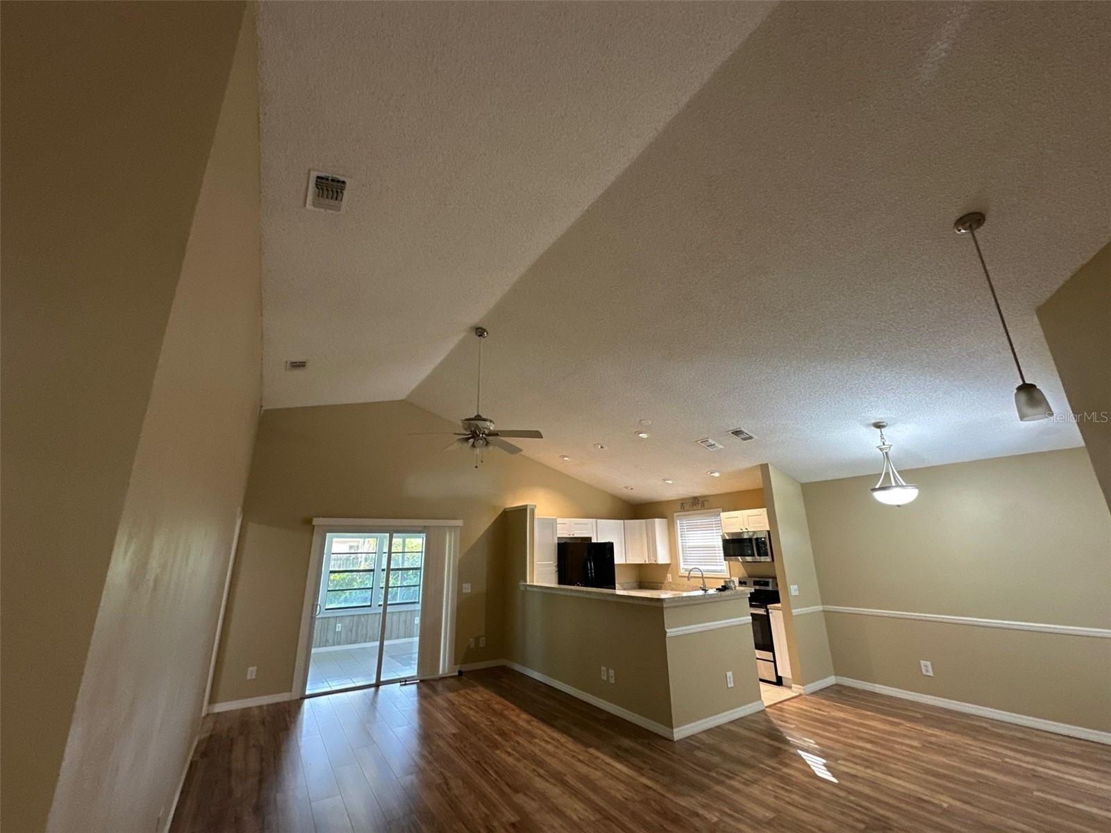 ALAFAYA WOODS PH 5 - Residential Lease