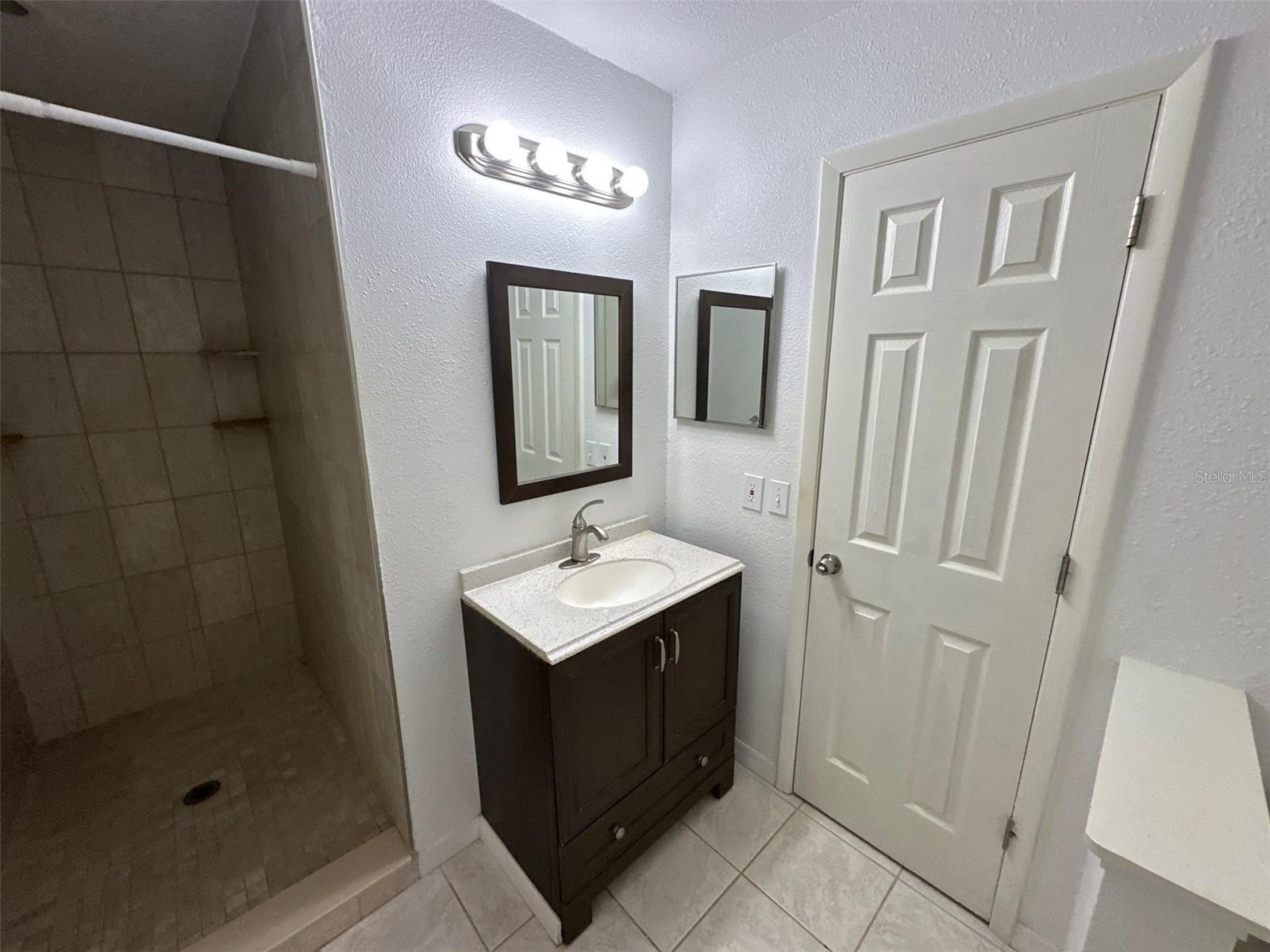 ALAFAYA WOODS PH 5 - Residential Lease