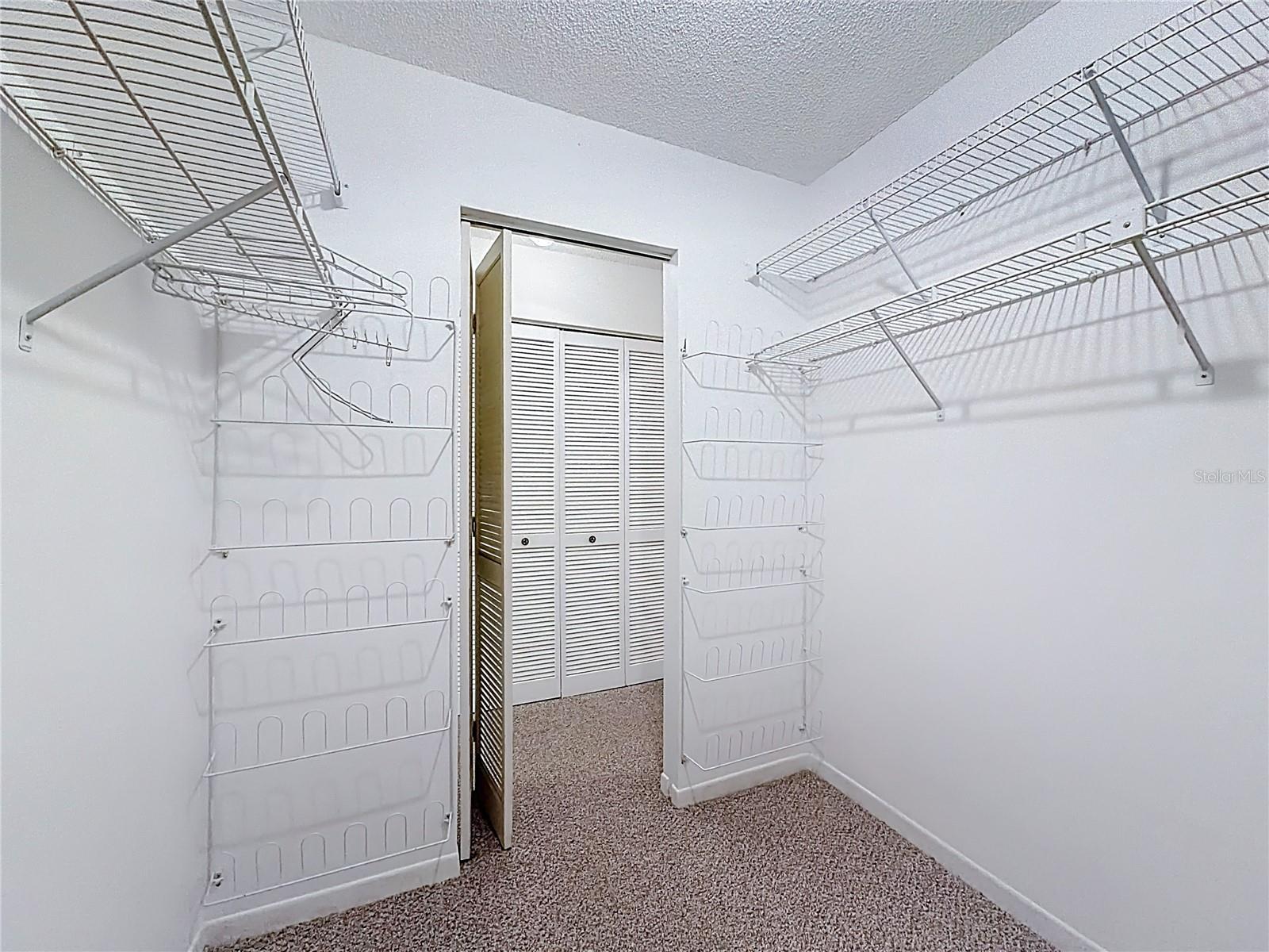 ON TOP OF THE WORLD - Residential