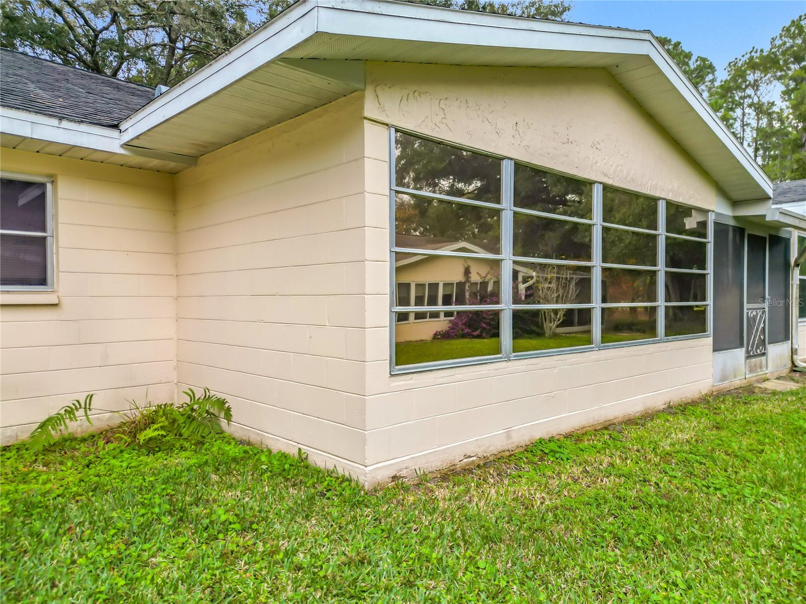 ON TOP OF THE WORLD - Residential