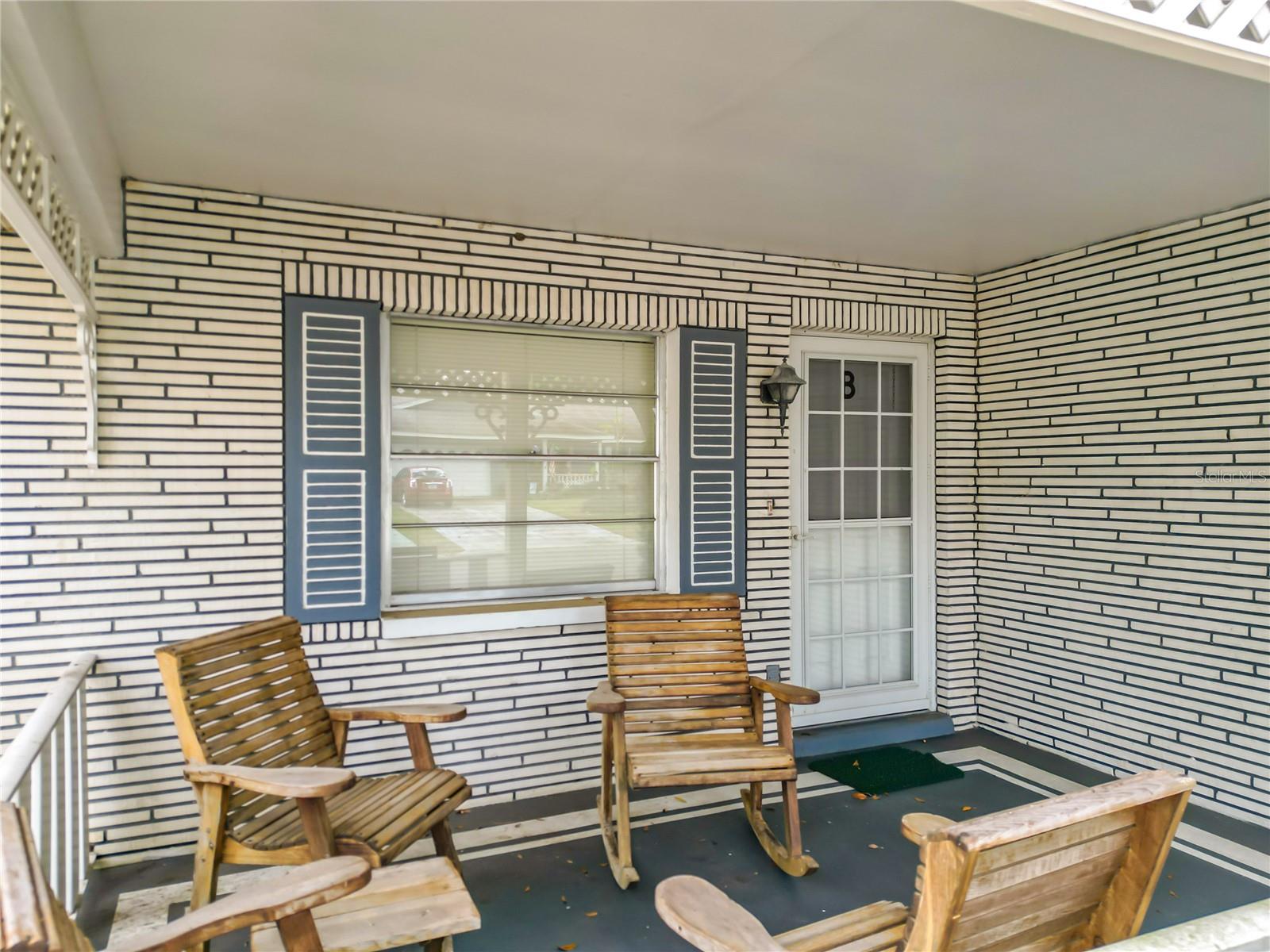 ON TOP OF THE WORLD - Residential