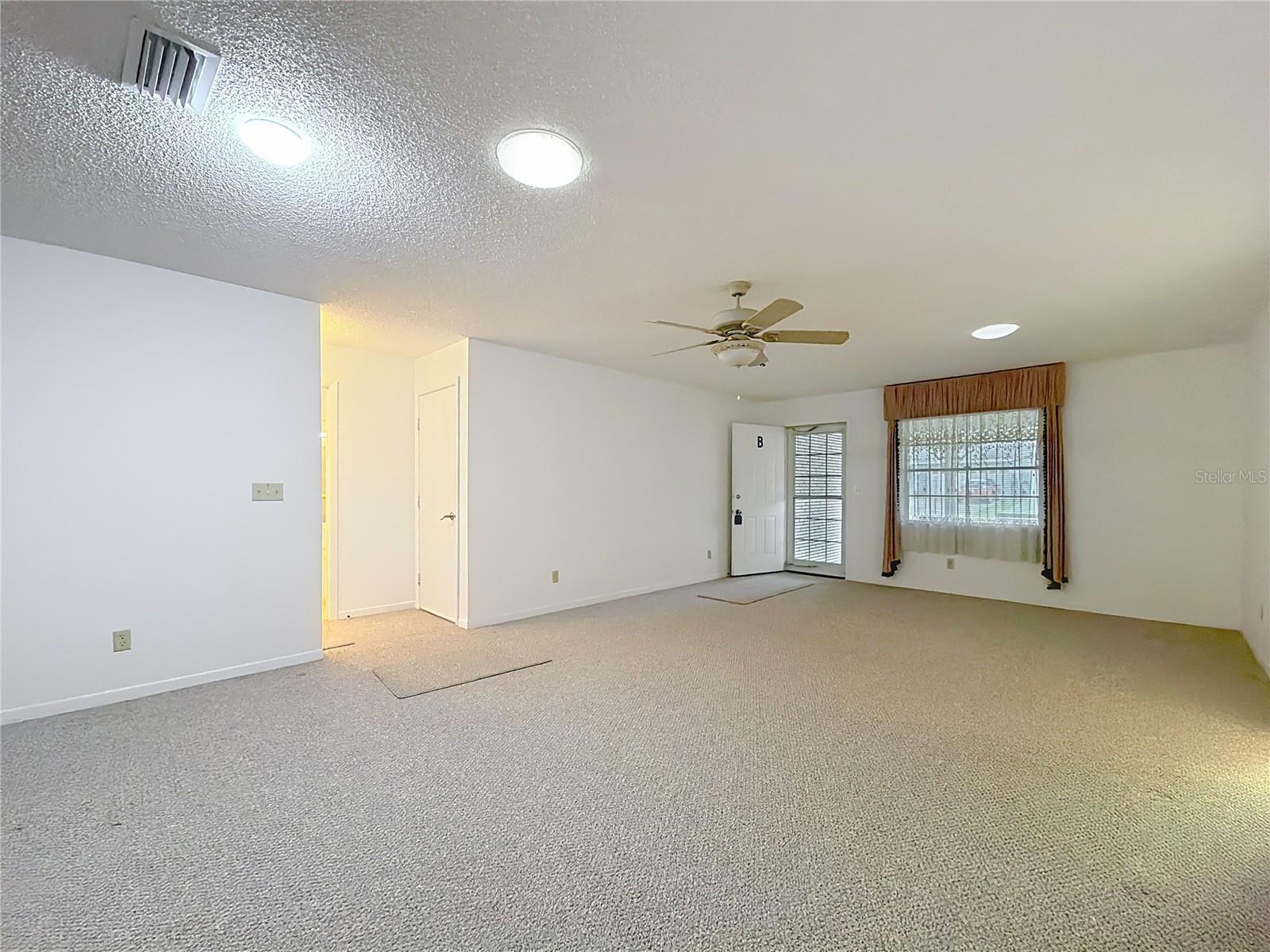 ON TOP OF THE WORLD - Residential