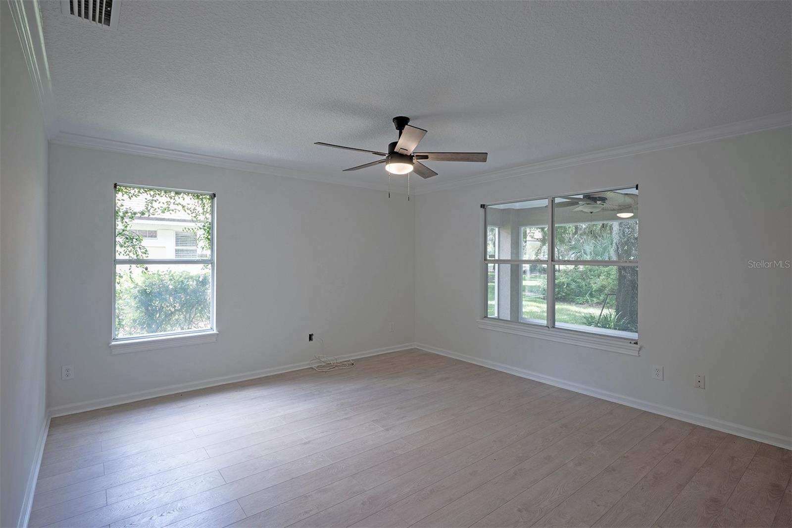 QUEEN HRBR YACHT & CO U19 - Residential