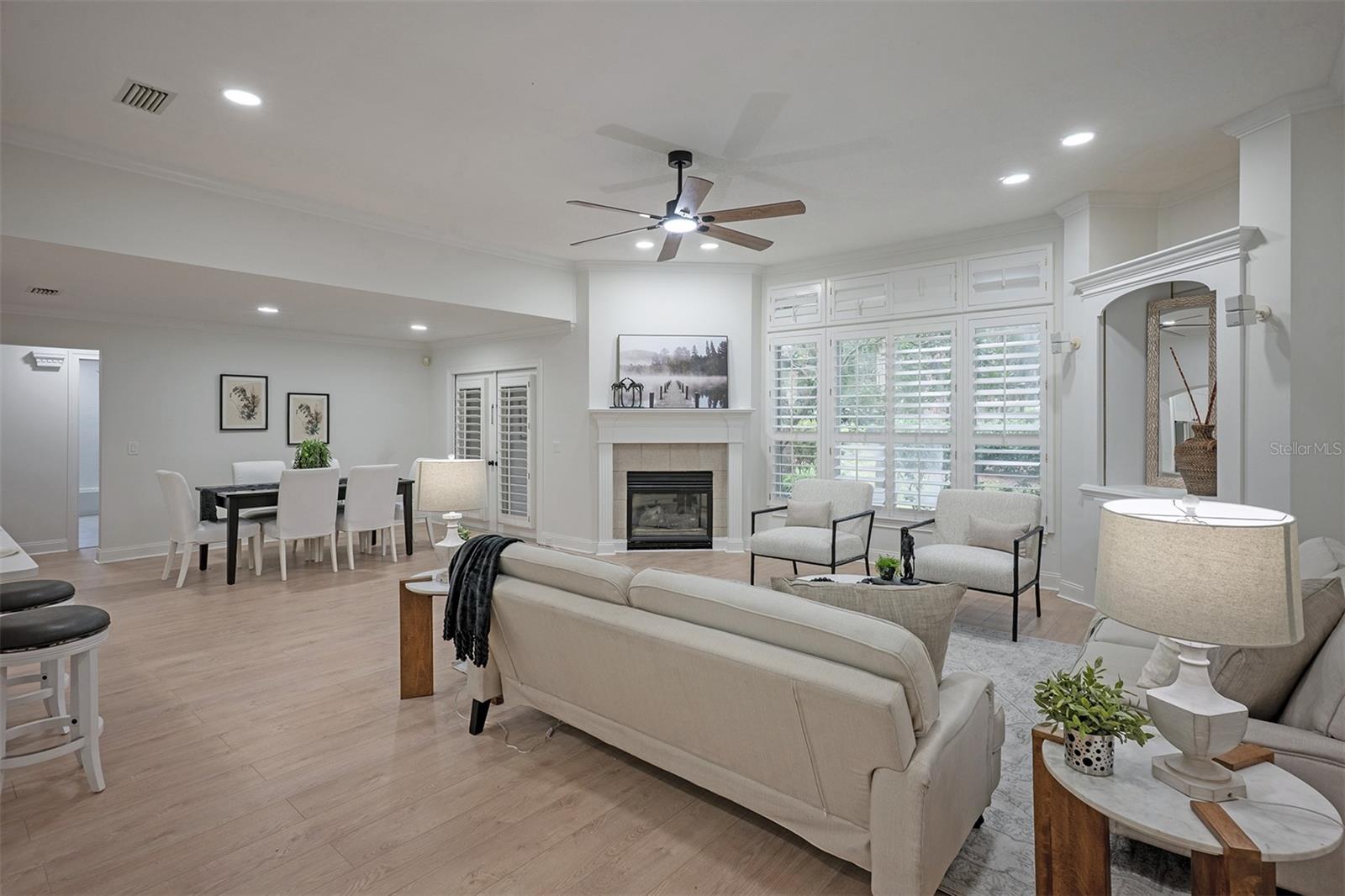 QUEEN HRBR YACHT & CO U19 - Residential