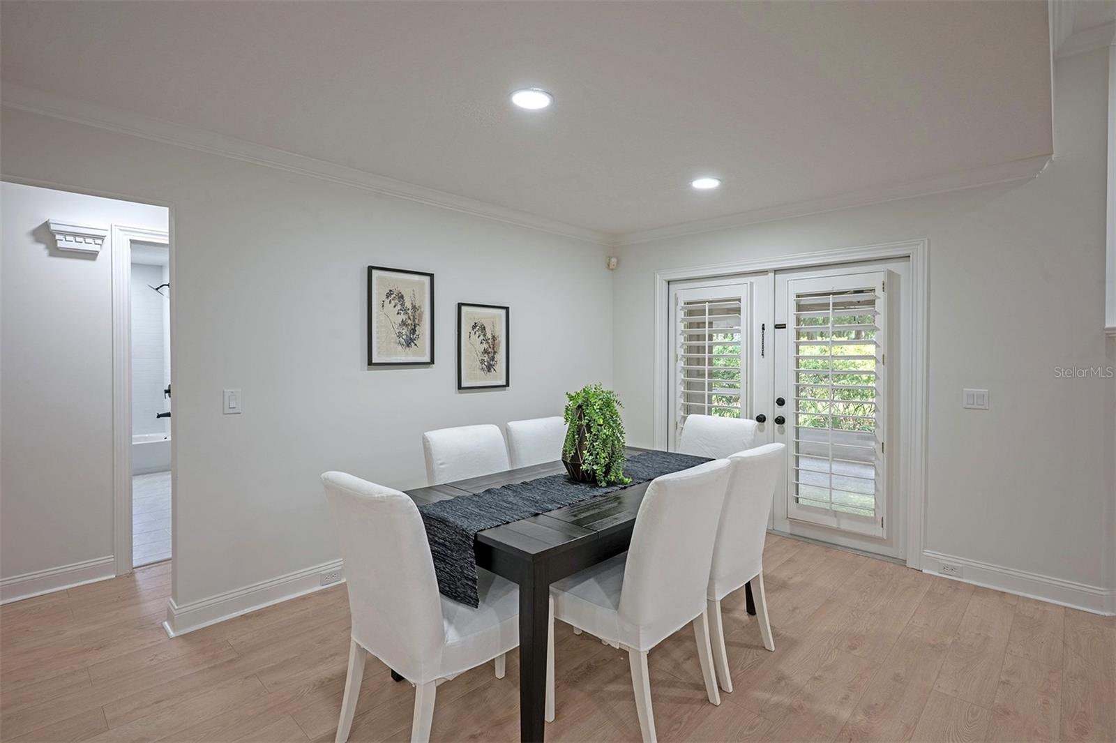 QUEEN HRBR YACHT & CO U19 - Residential