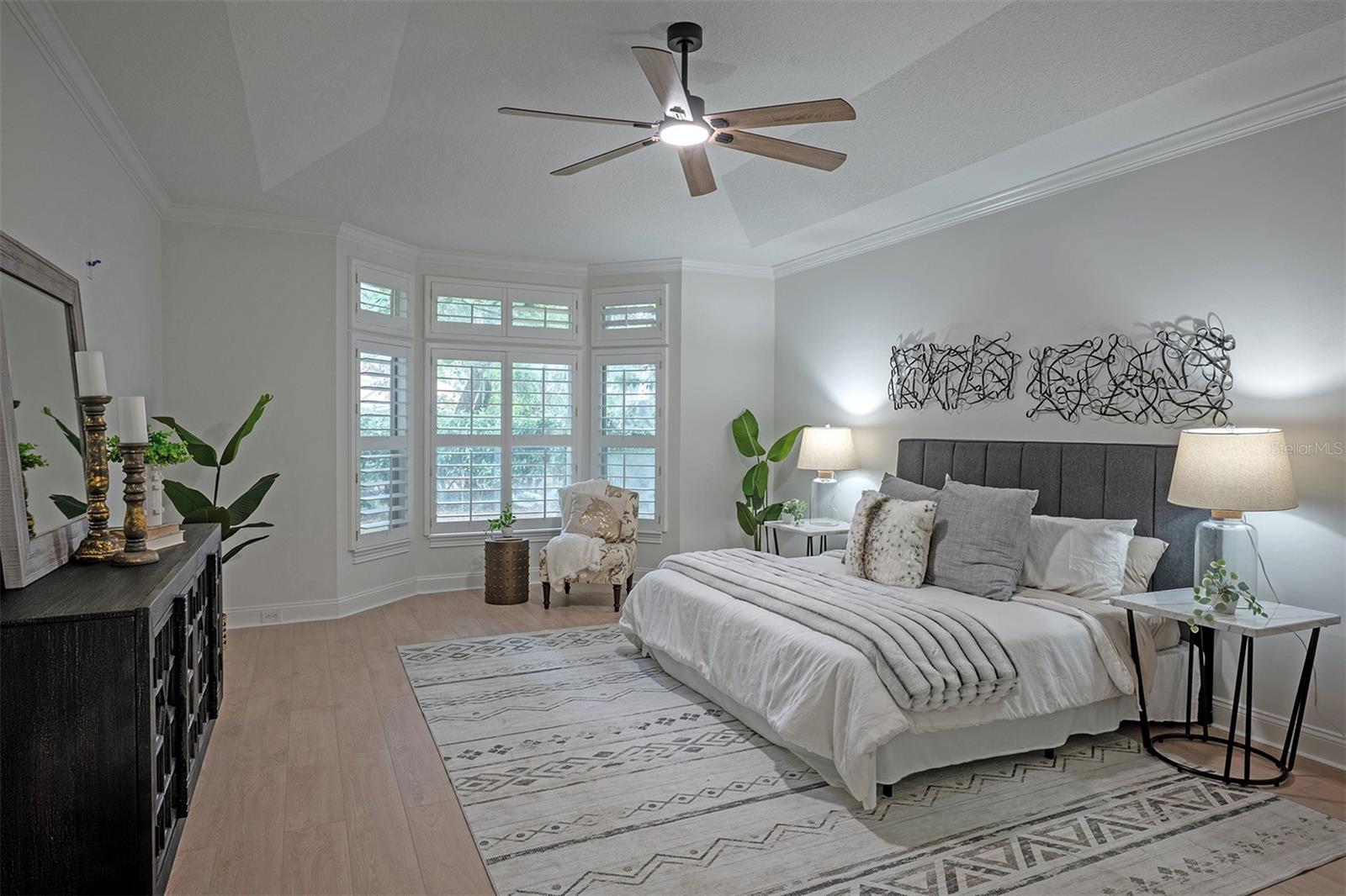 QUEEN HRBR YACHT & CO U19 - Residential